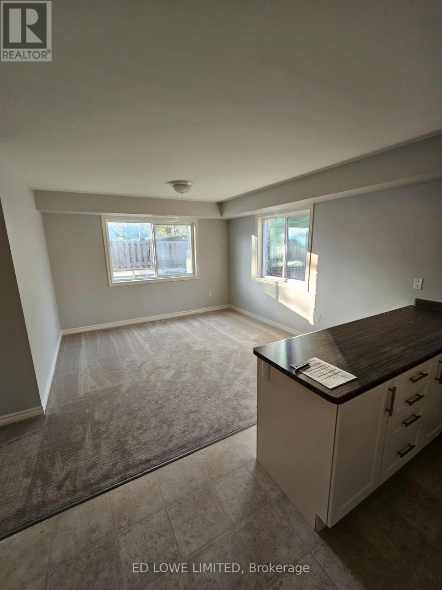 82 Fittons Road E, Orillia, Ontario  L3V 2J5 - Photo 4 - S12323957