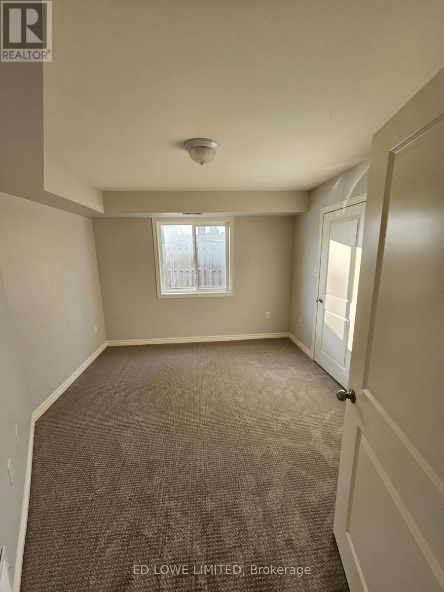82 Fittons Road E, Orillia, Ontario  L3V 2J5 - Photo 5 - S12323957