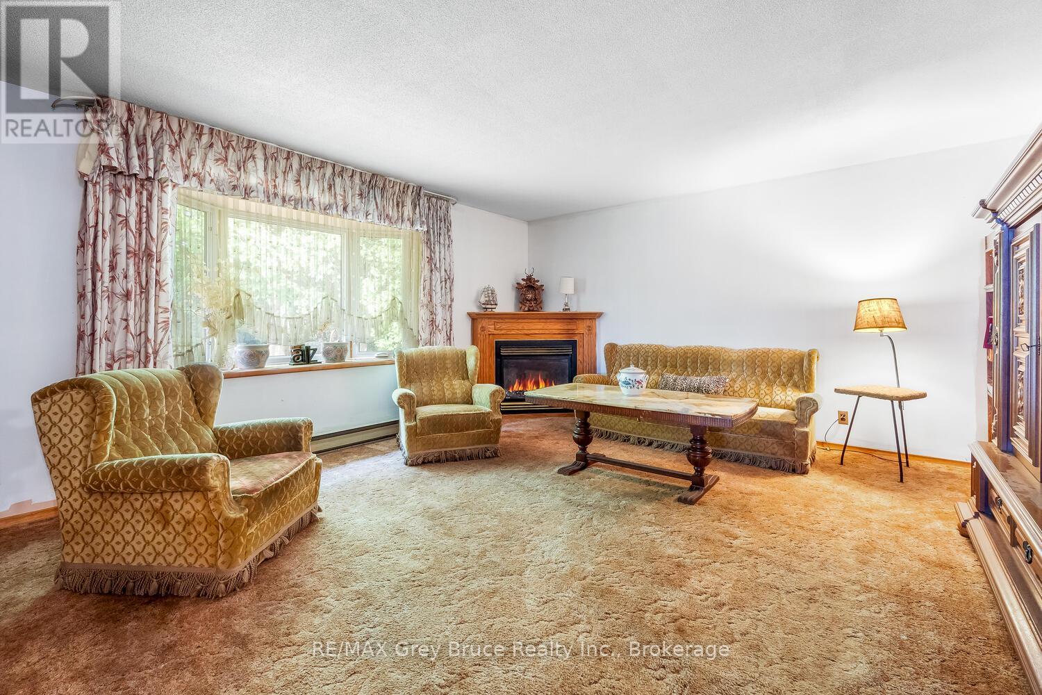 465 Shoreline Avenue, South Bruce Peninsula, Ontario  N0H 2T0 - Photo 15 - X12324227