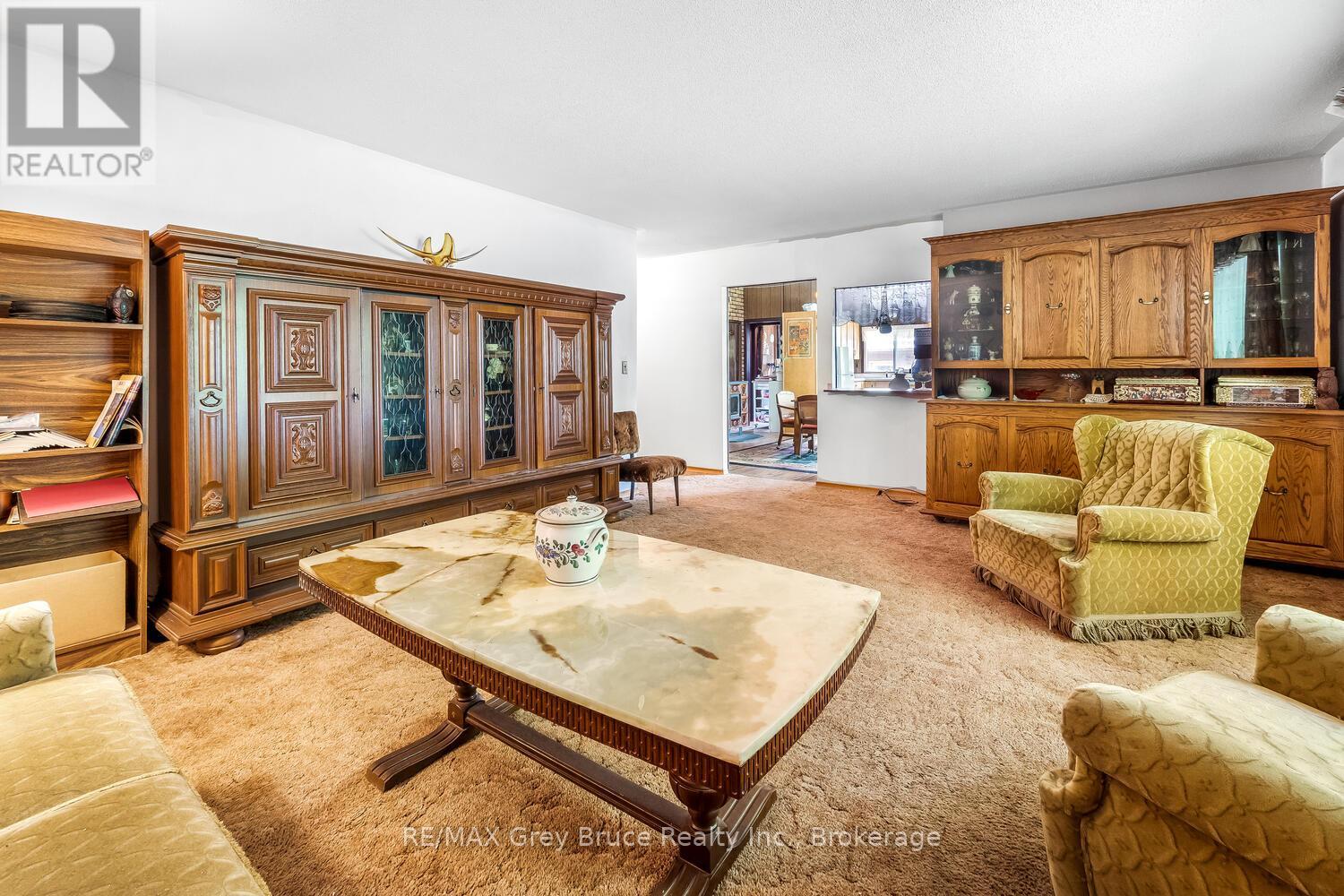 465 Shoreline Avenue, South Bruce Peninsula, Ontario  N0H 2T0 - Photo 17 - X12324227