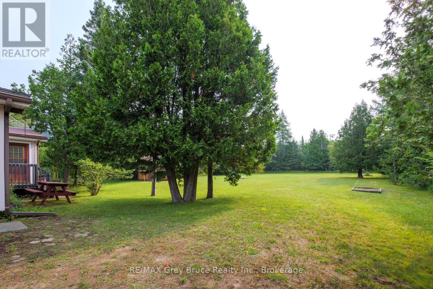 465 Shoreline Avenue, South Bruce Peninsula, Ontario  N0H 2T0 - Photo 29 - X12324227
