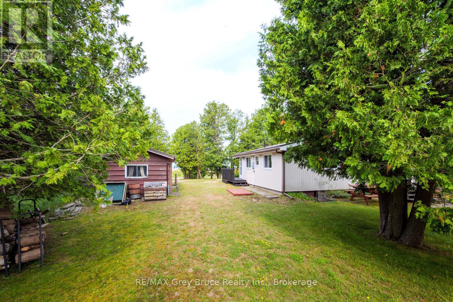 465 Shoreline Avenue, South Bruce Peninsula, Ontario  N0H 2T0 - Photo 28 - X12324227