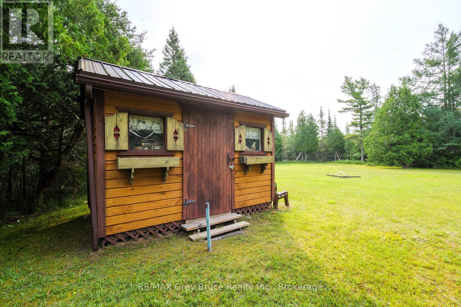 465 Shoreline Avenue, South Bruce Peninsula, Ontario  N0H 2T0 - Photo 30 - X12324227