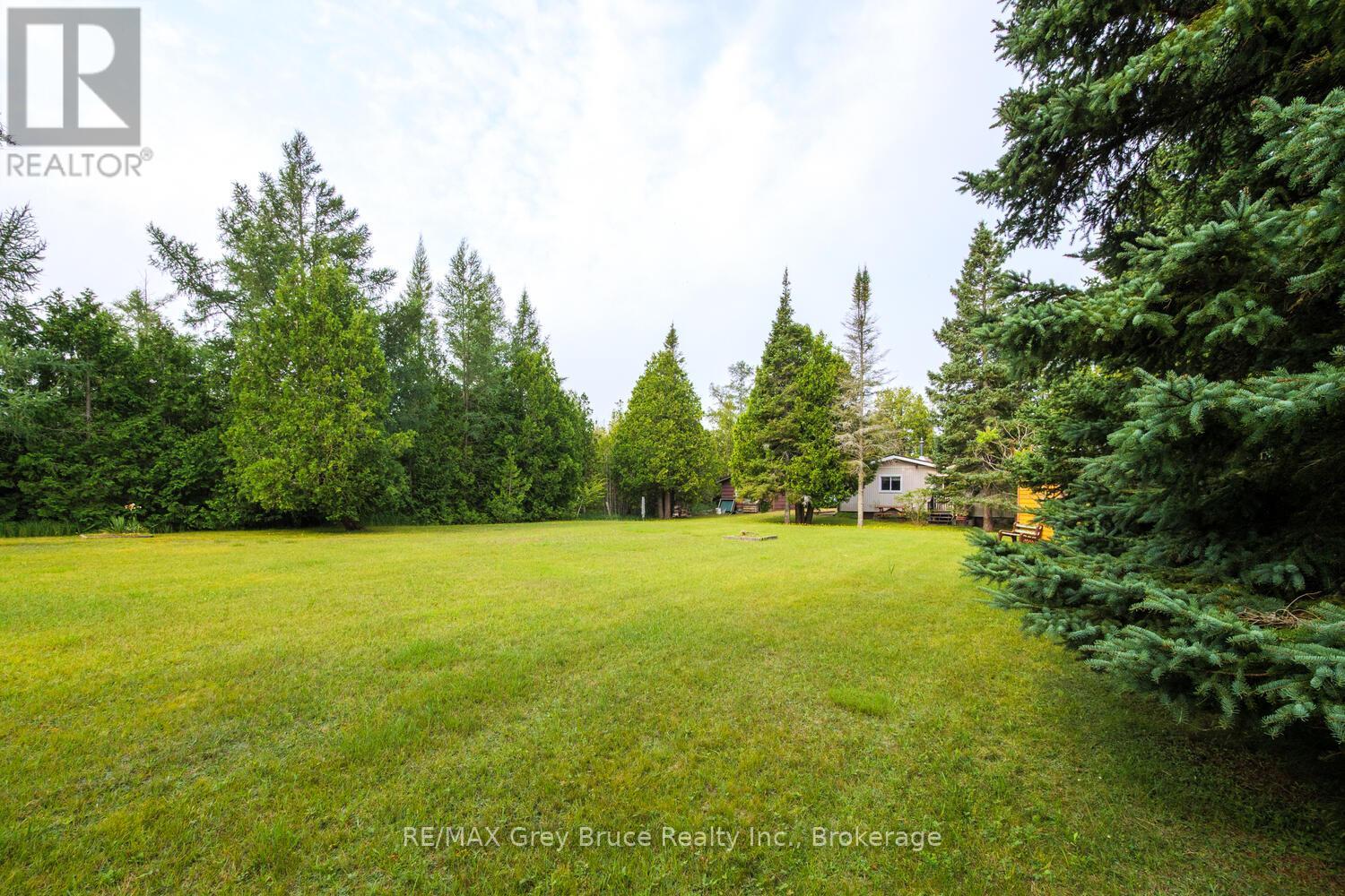 465 Shoreline Avenue, South Bruce Peninsula, Ontario  N0H 2T0 - Photo 32 - X12324227