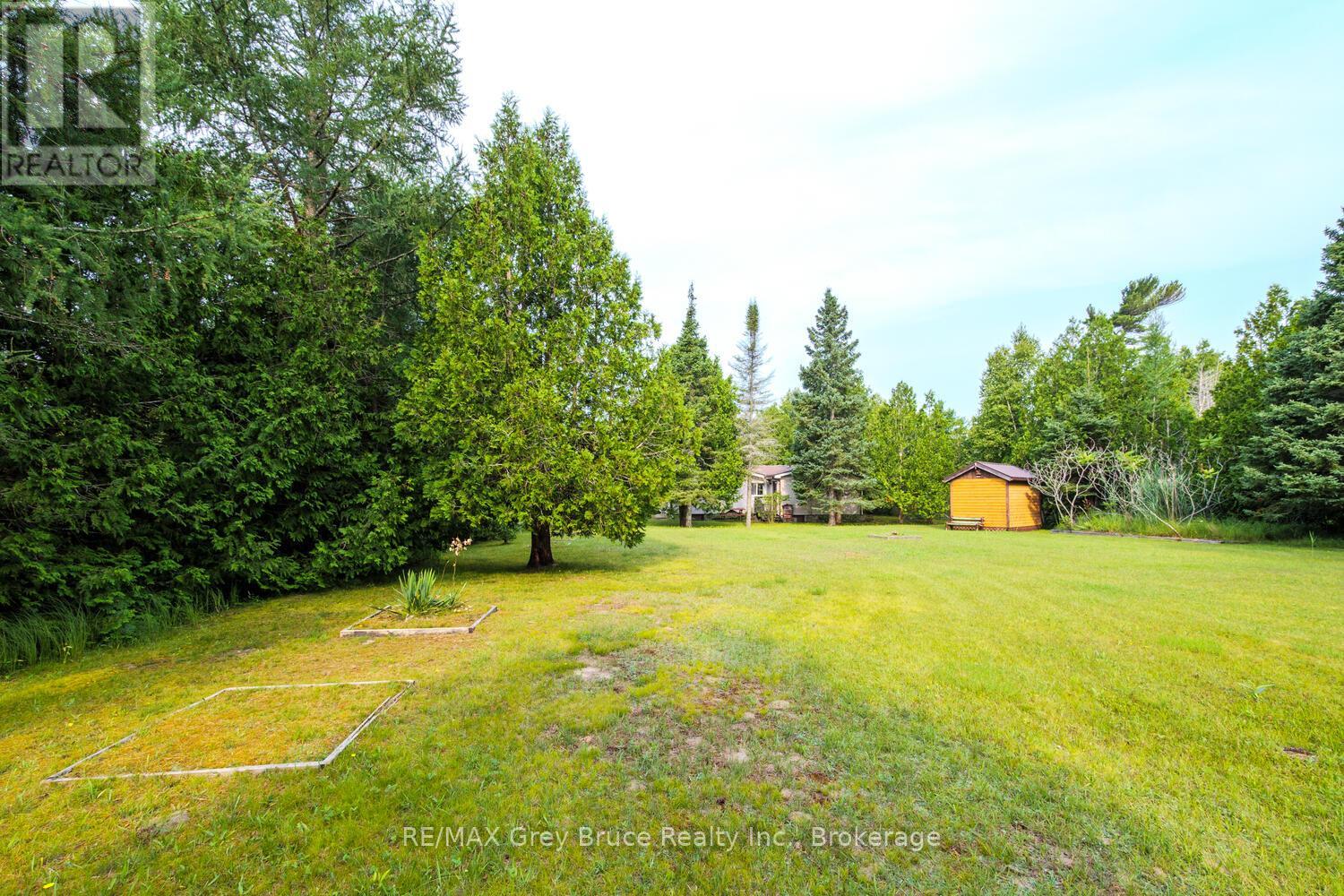 465 Shoreline Avenue, South Bruce Peninsula, Ontario  N0H 2T0 - Photo 31 - X12324227