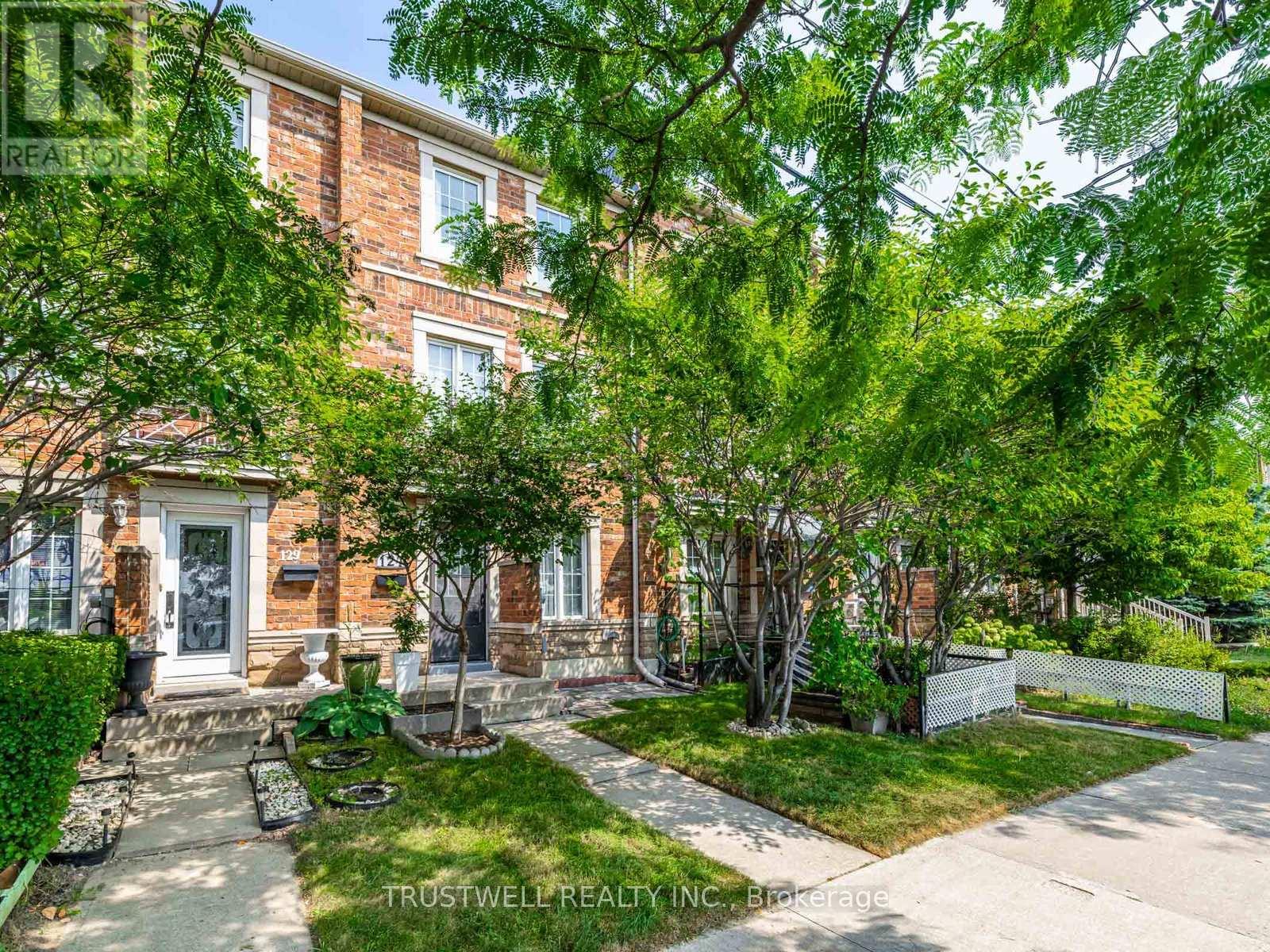 Property at 127 TORBARRIE ROAD image 1