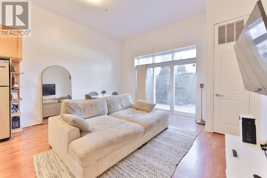 105 - 459 Kerr Street, Oakville, Ontario  L6K 3C2 - Photo 4 - W12324052