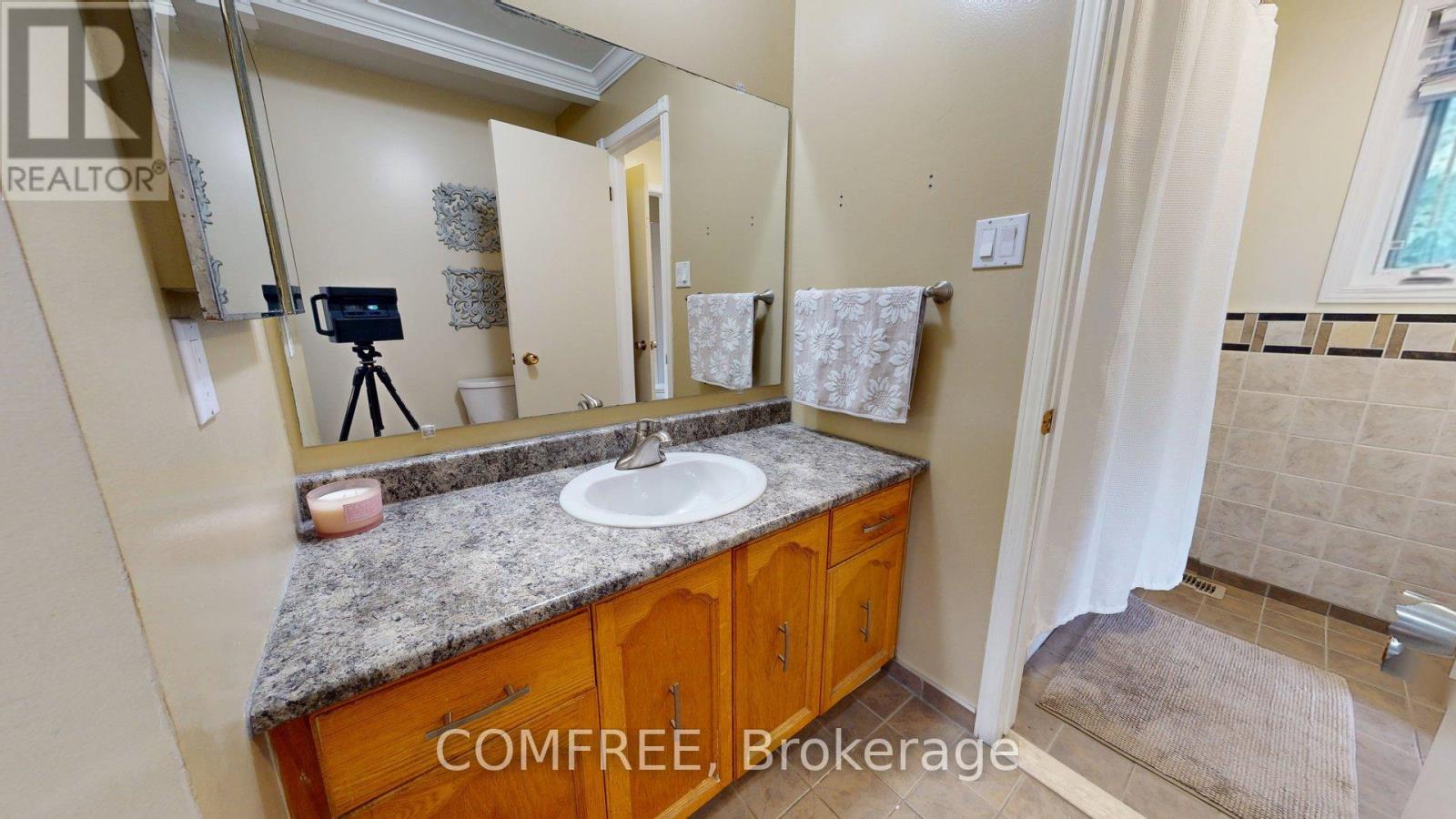 204 Grace Avenue, Russell, Ontario  K4R 1B4 - Photo 8 - X12317620
