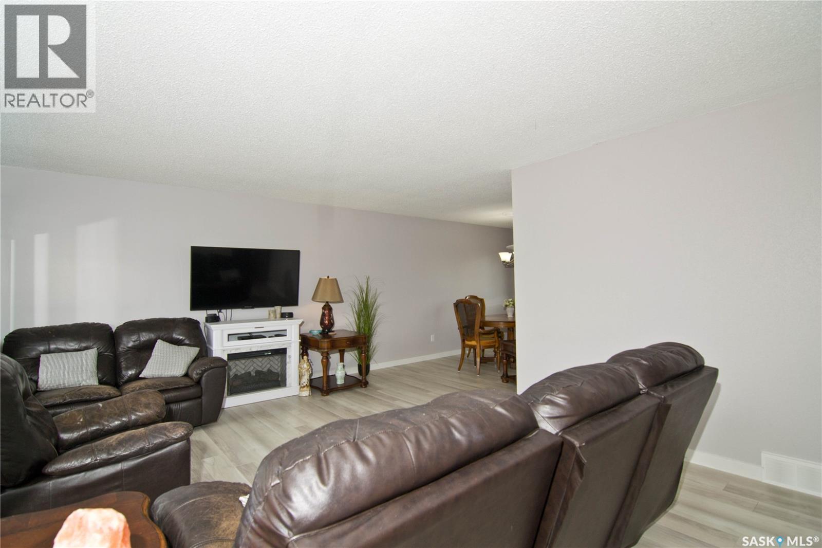 403 2nd Avenue W, Montmartre, Saskatchewan  S0G 3M0 - Photo 4 - SK005615