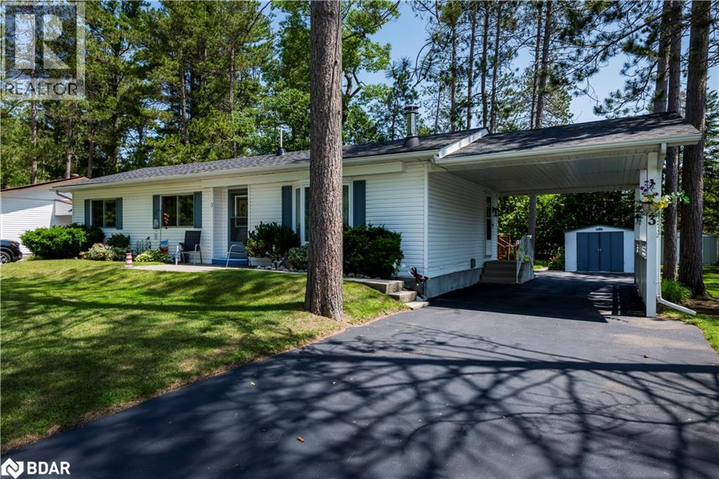 3 Carruthers Street N, Wasaga Beach, Ontario  L9Z 1K2 - Photo 2 - 40748560