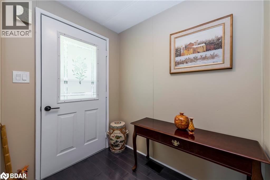 3 Carruthers Street N, Wasaga Beach, Ontario  L9Z 1K2 - Photo 3 - 40748560