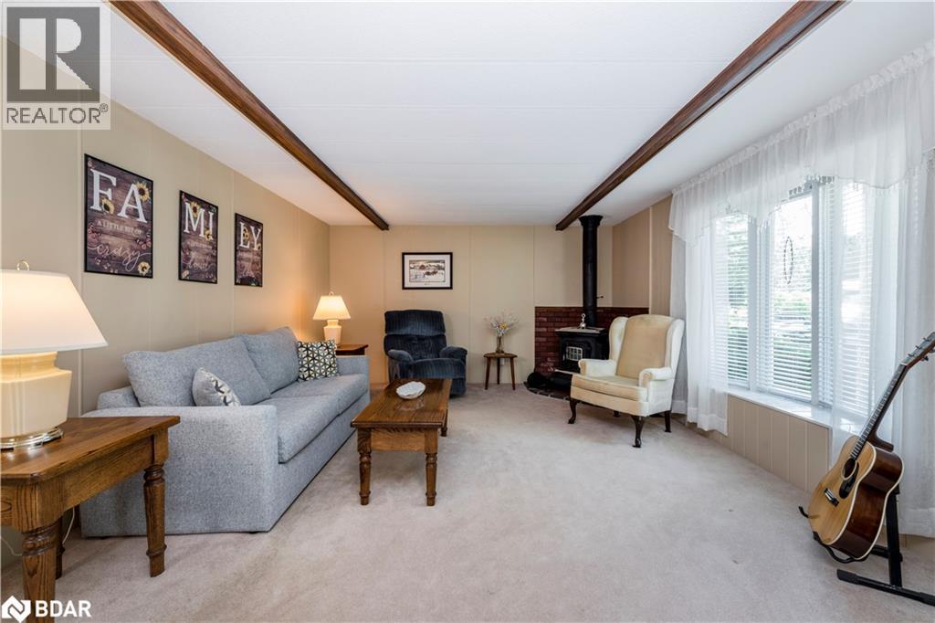 3 Carruthers Street N, Wasaga Beach, Ontario  L9Z 1K2 - Photo 4 - 40748560