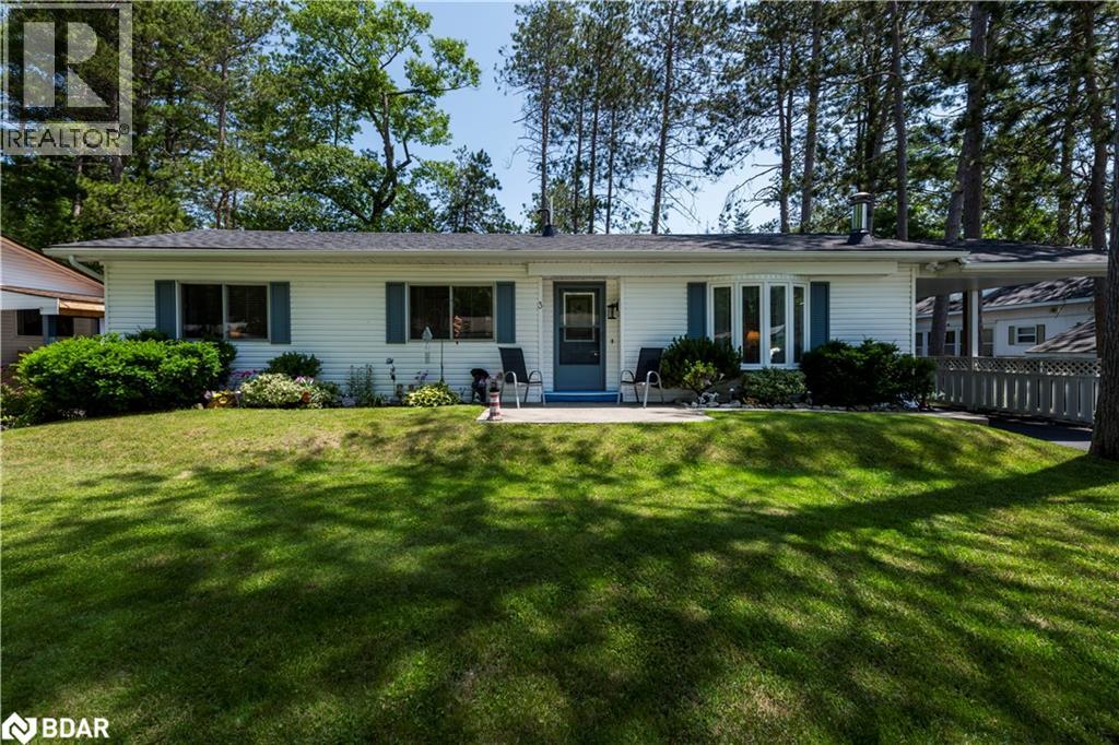 3 Carruthers Street N, Wasaga Beach, Ontario  L9Z 1K2 - Photo 1 - 40748560