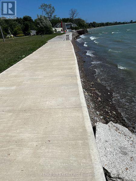 Property at 35 LAKEVIEW LINE image 2