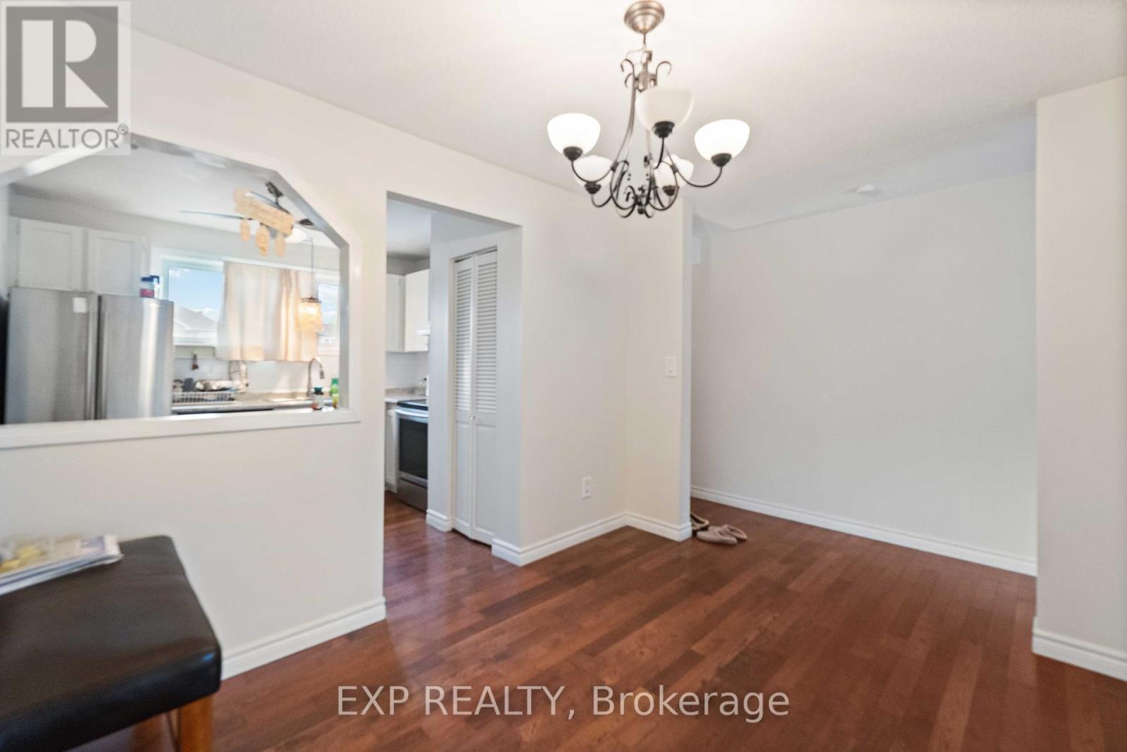 10 Claudette Gate, Hamilton, Ontario  L9B 1T5 - Photo 9 - X12324023
