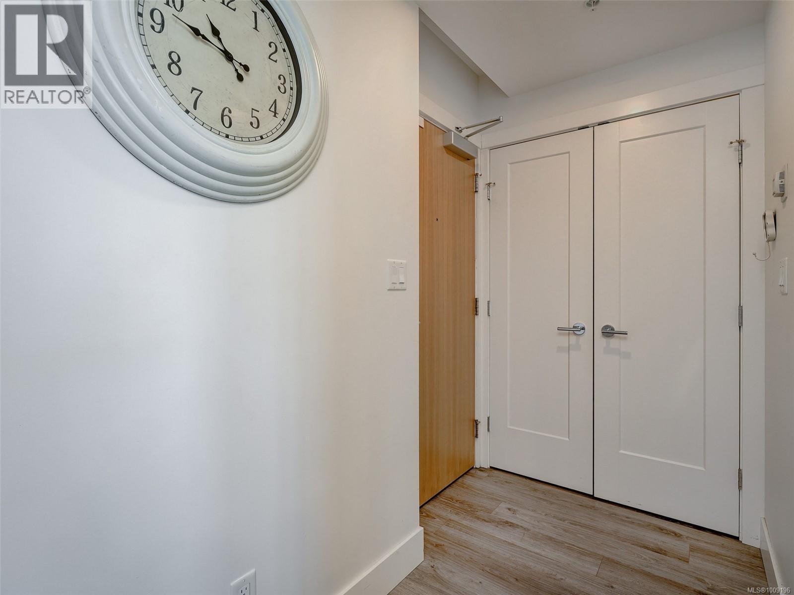 1404 777 Herald St, Victoria, British Columbia  V8W 1S5 - Photo 15 - 1009196