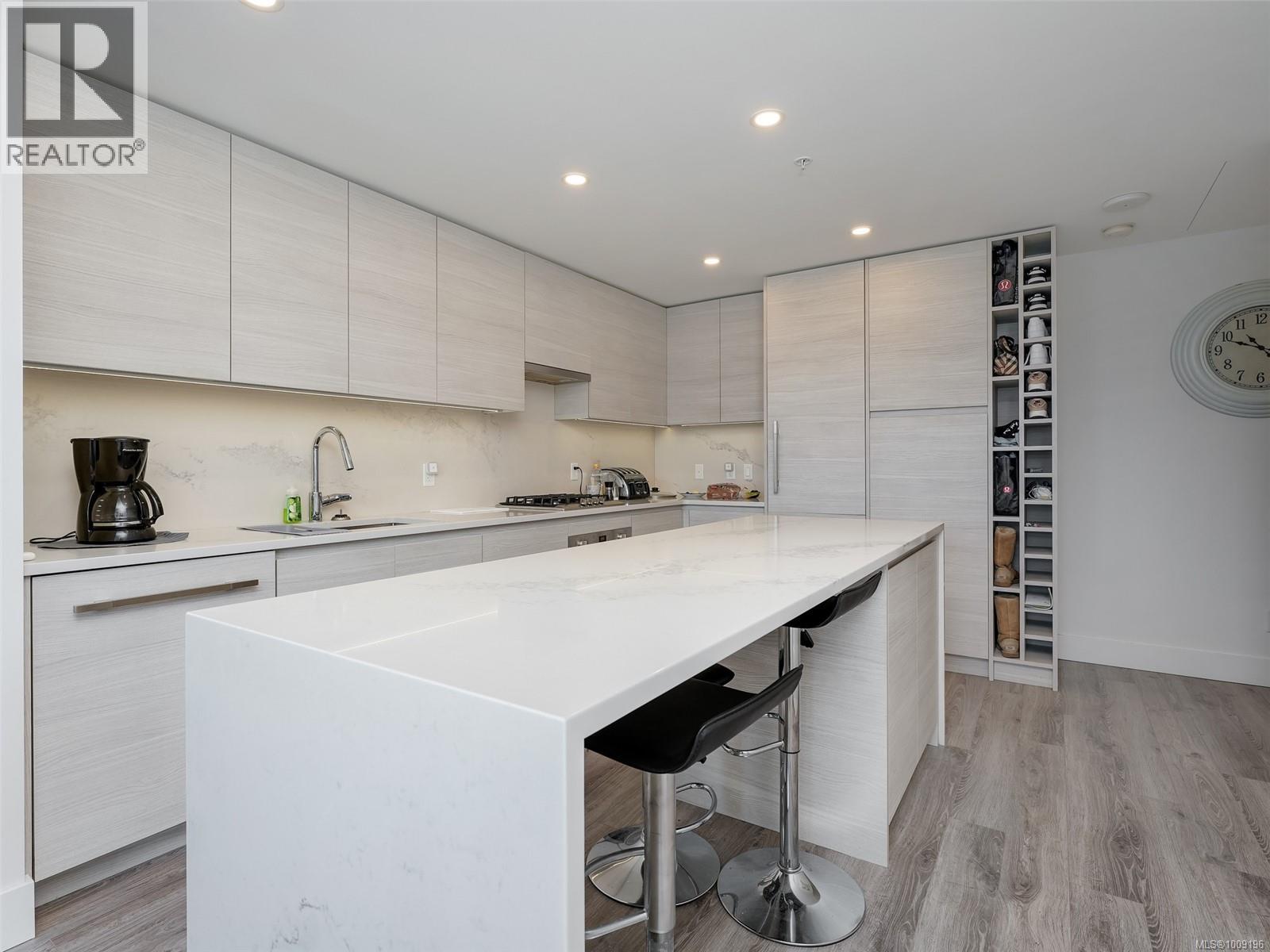 1404 777 Herald St, Victoria, British Columbia  V8W 1S5 - Photo 6 - 1009196