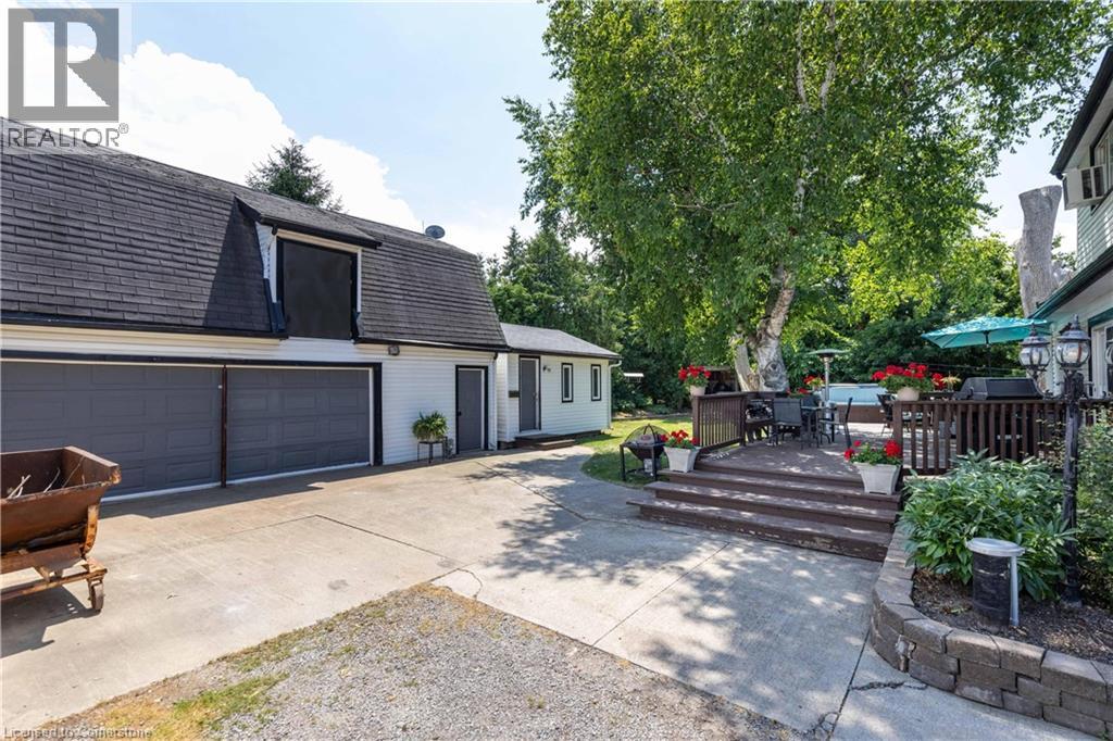Property at 649 LAKESHORE Road image 3
