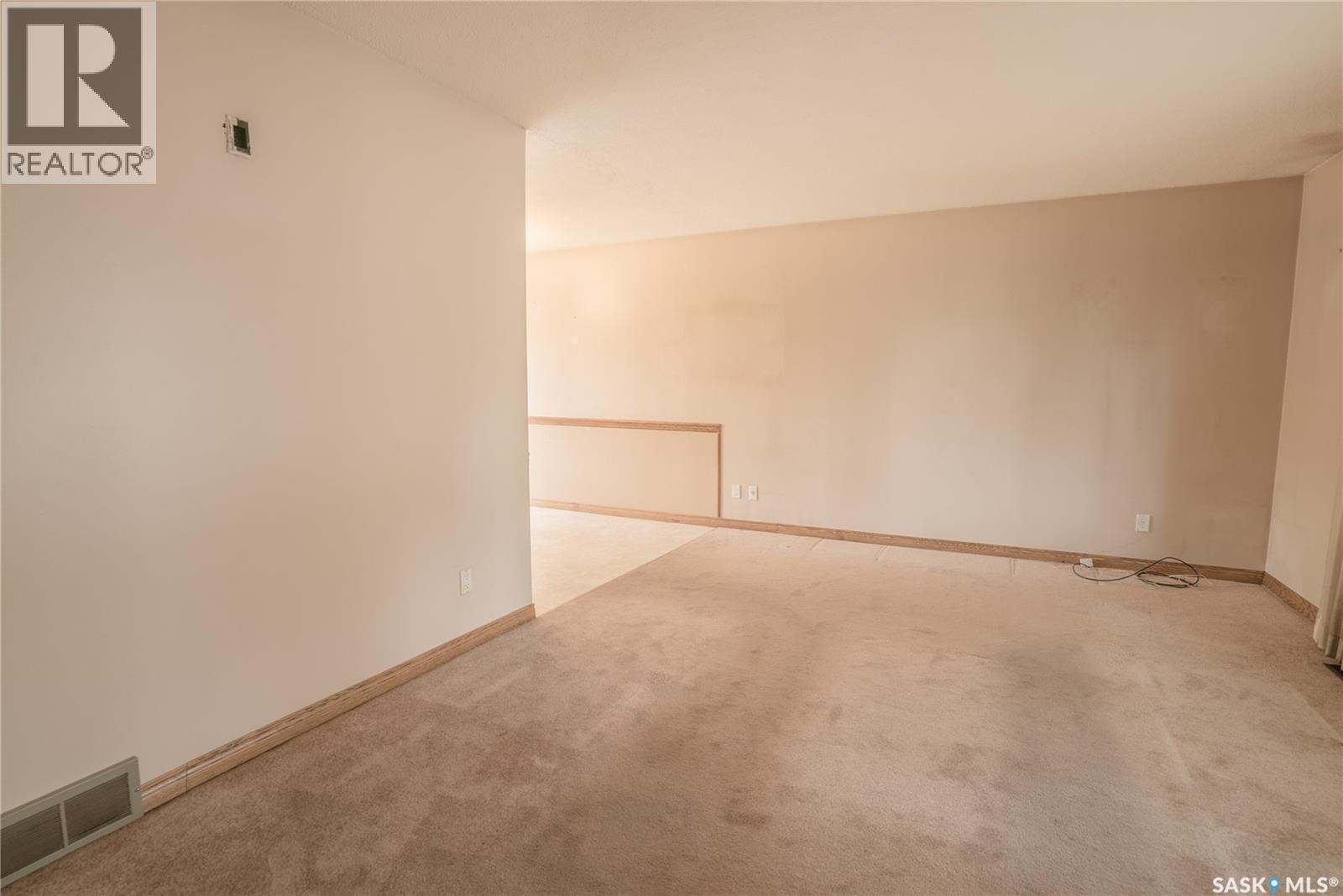 Property at 15 Richmond CRESCENT image 3