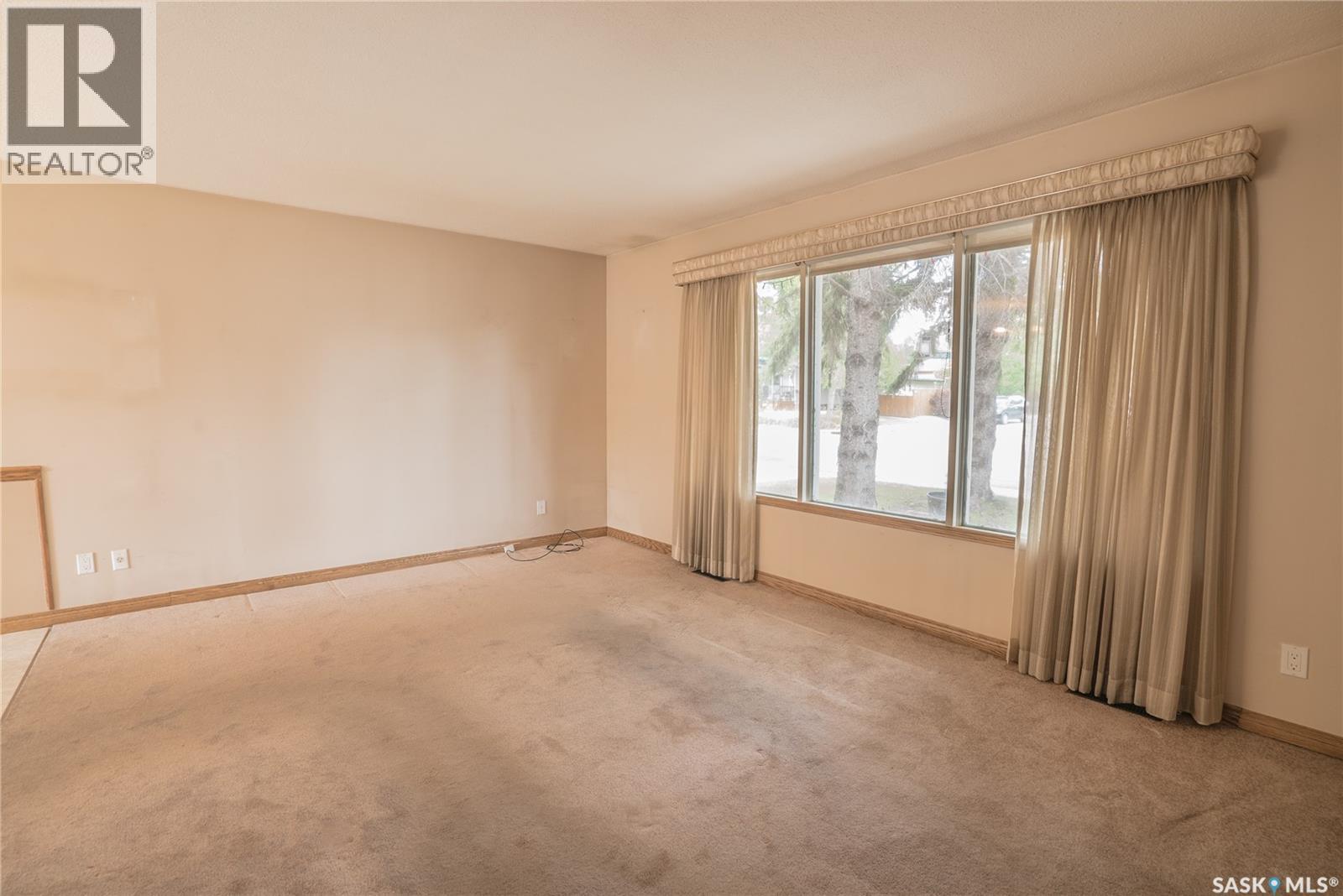 Property at 15 Richmond CRESCENT image 4