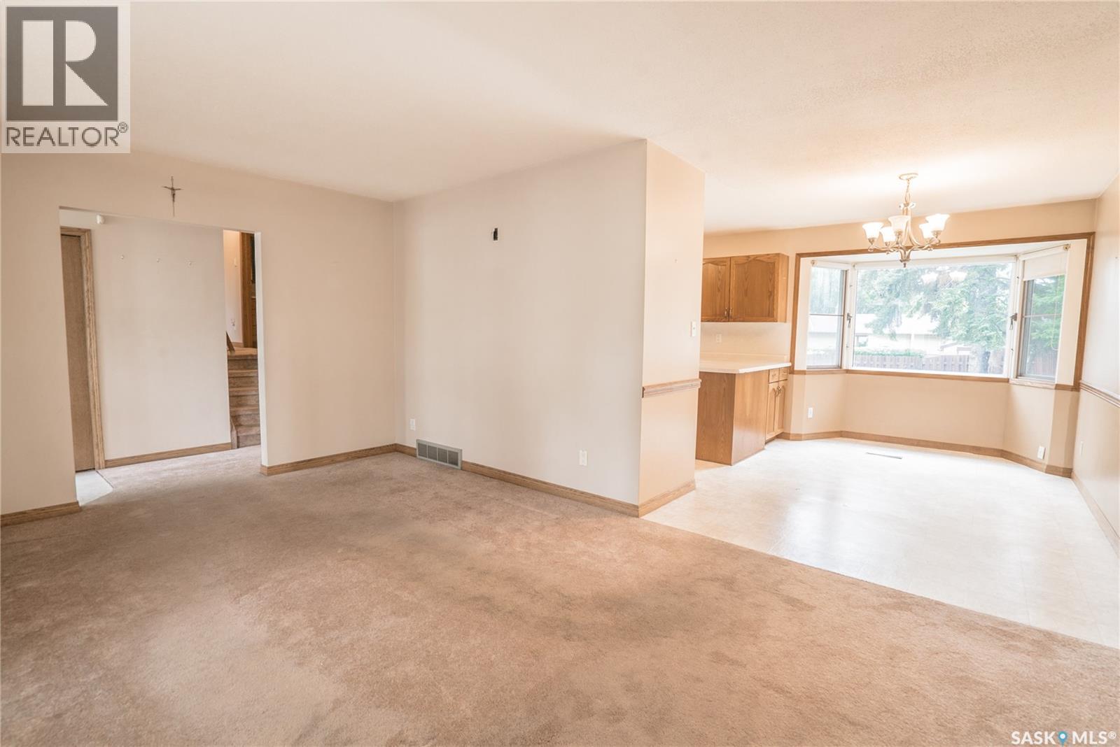 Property at 15 Richmond CRESCENT image 5
