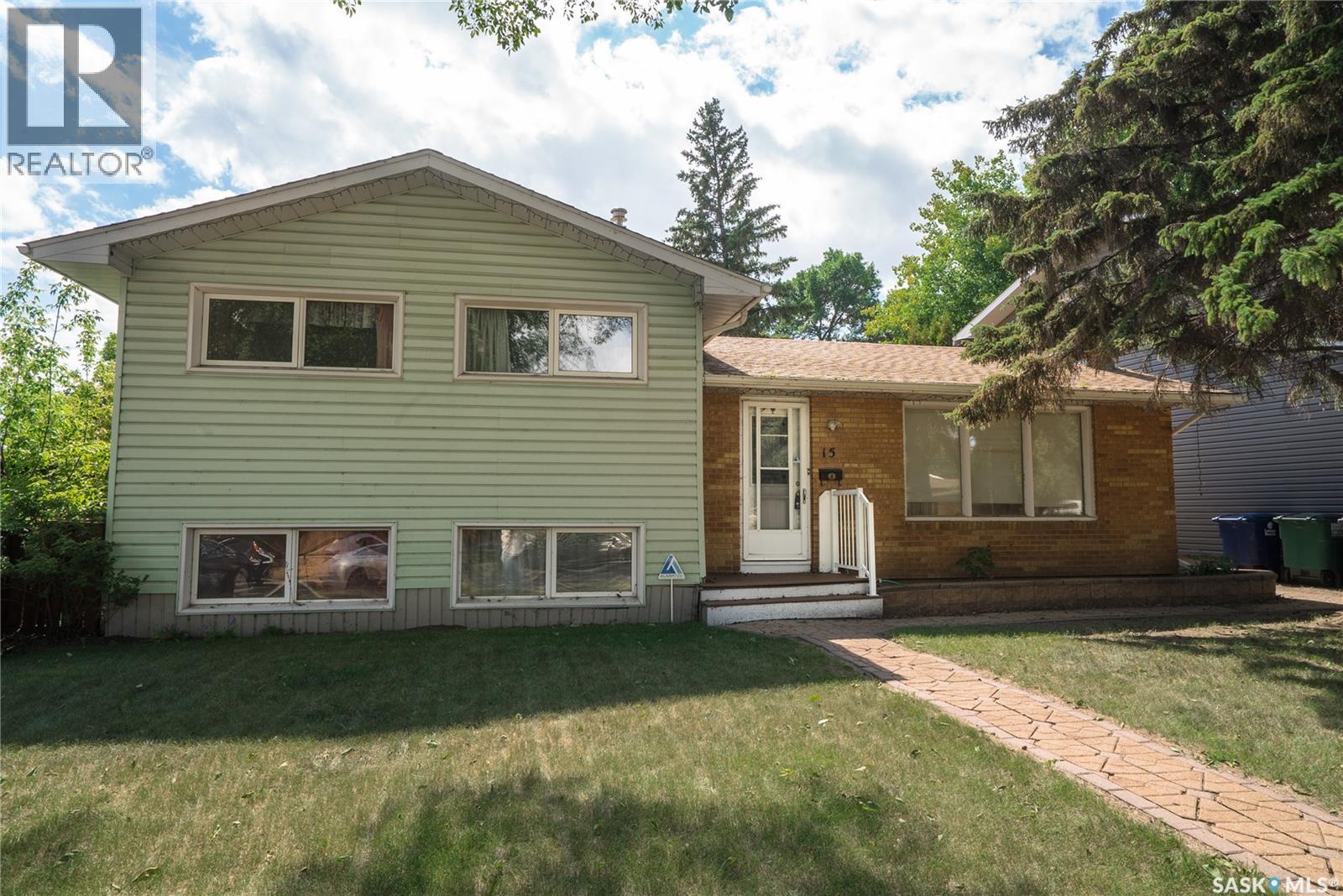 Property at 15 Richmond CRESCENT image 2
