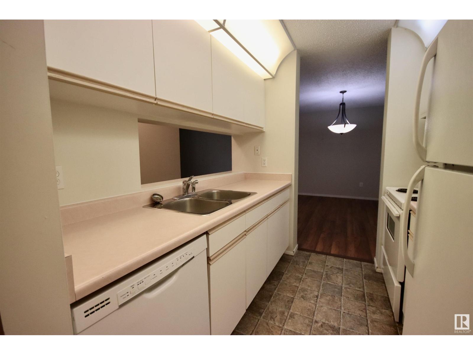 #305 11218 80 St Nw, Edmonton, Alberta  T5B 4V9 - Photo 5 - E4451182