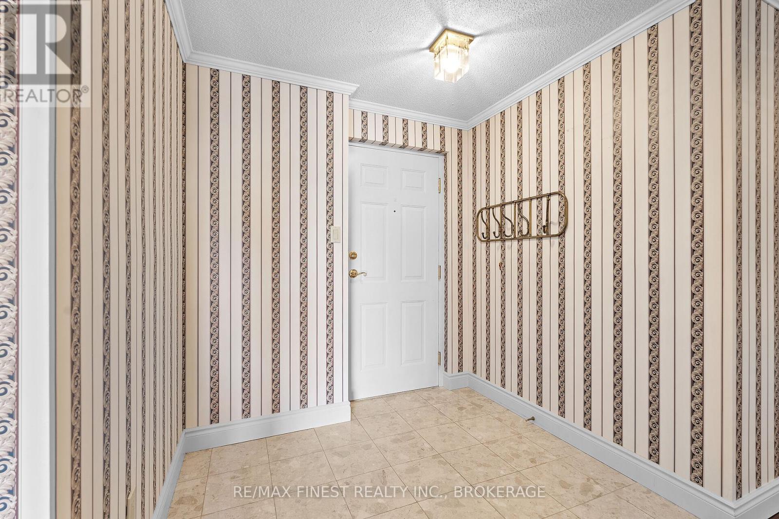 302 - 1000 King Street W, Kingston, Ontario  K7M 8H3 - Photo 2 - X12324365