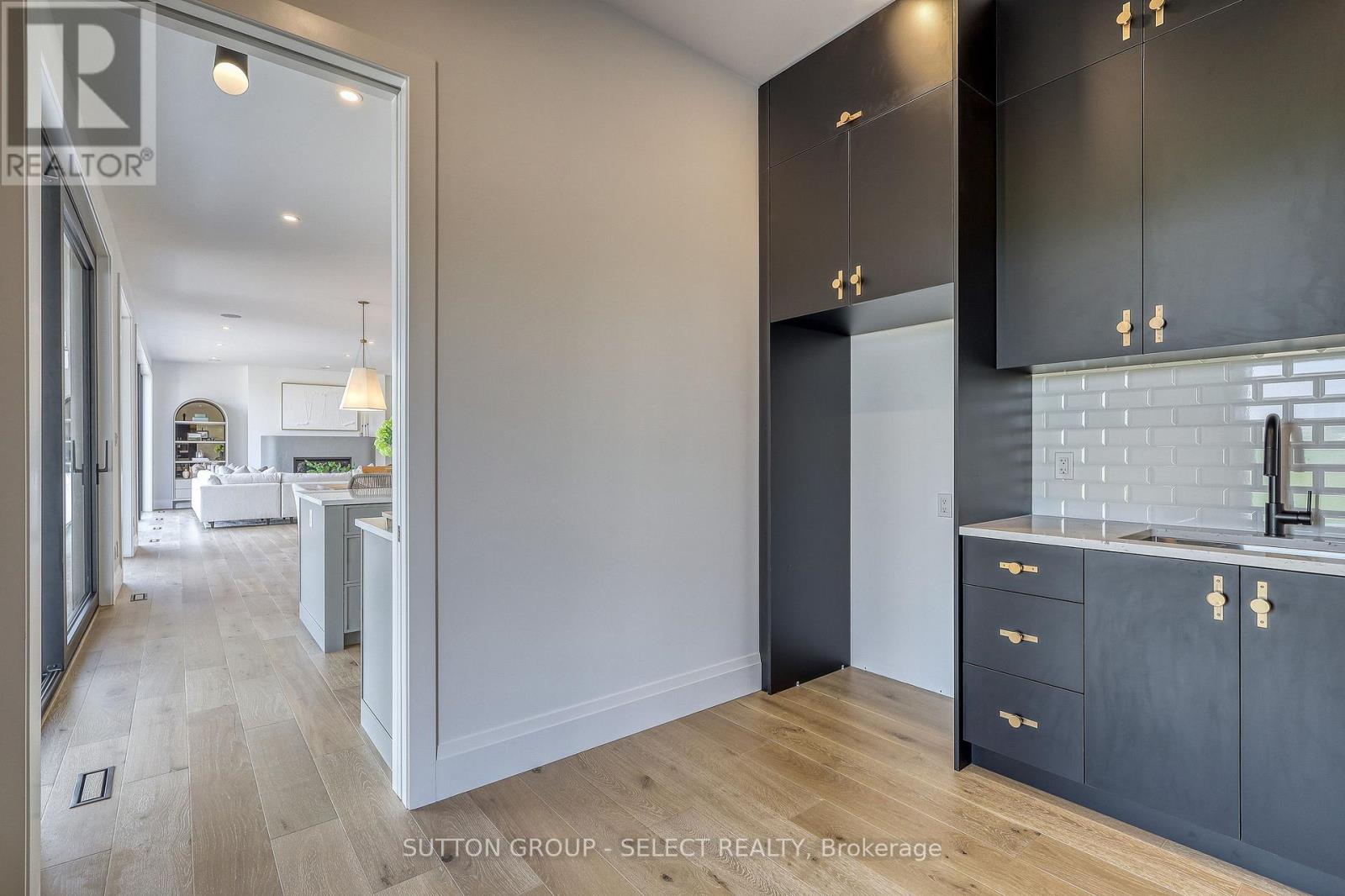 169 Edgewater Boulevard, Middlesex Centre, Ontario  N0L 1R0 - Photo 25 - X12324326