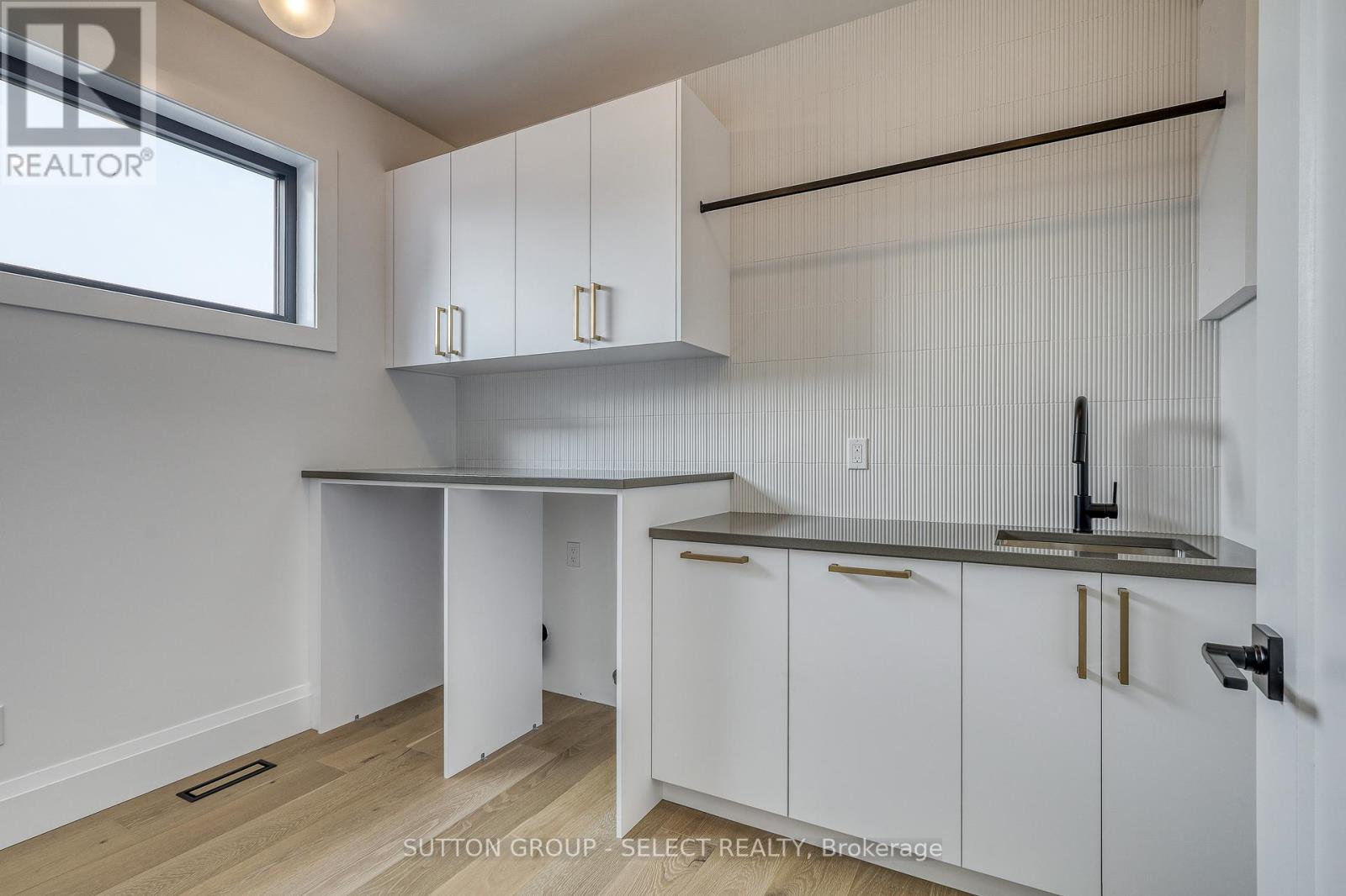 169 Edgewater Boulevard, Middlesex Centre, Ontario  N0L 1R0 - Photo 30 - X12324326
