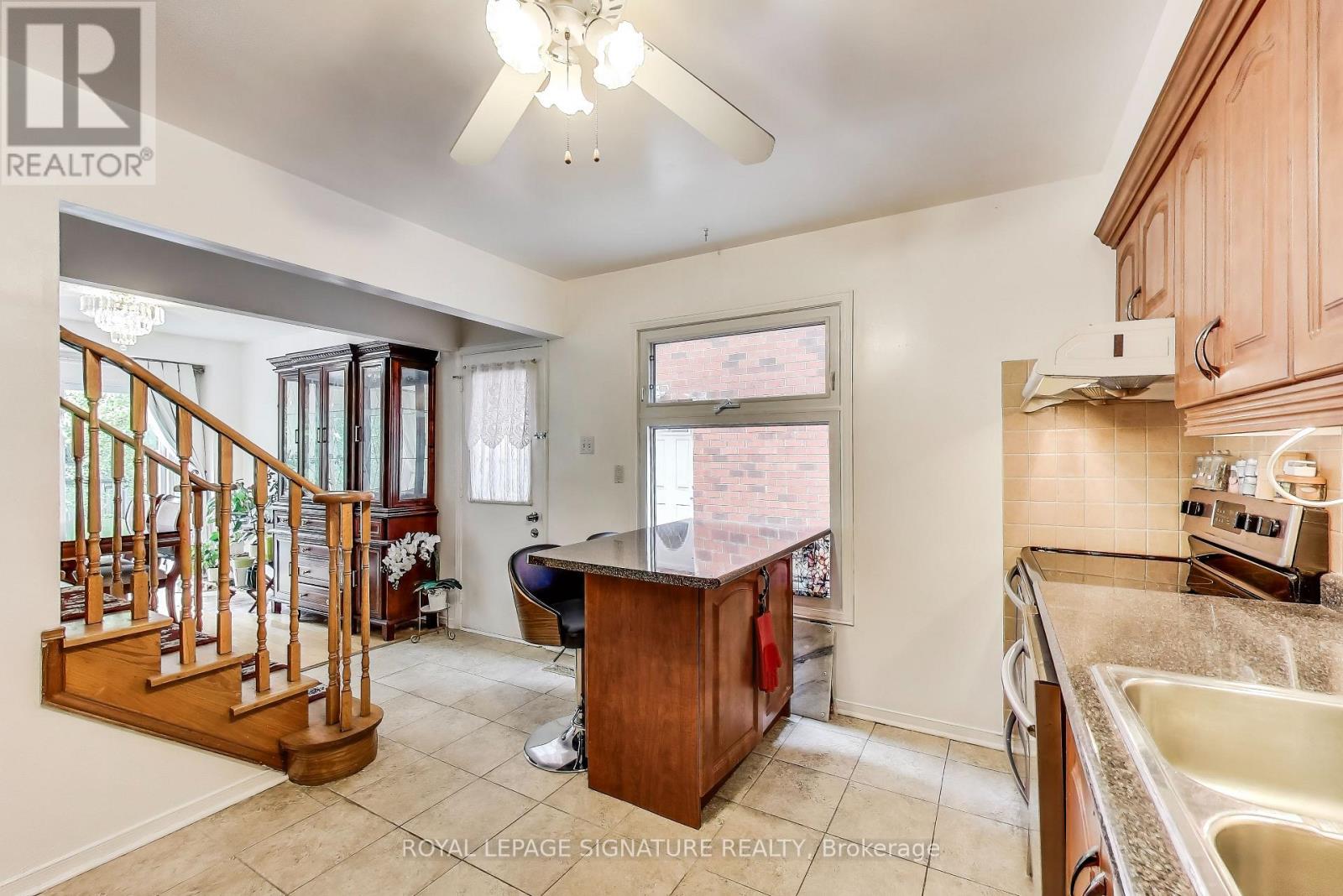 73 Parade Square, Toronto, Ontario  M1C 3T5 - Photo 15 - E12324133