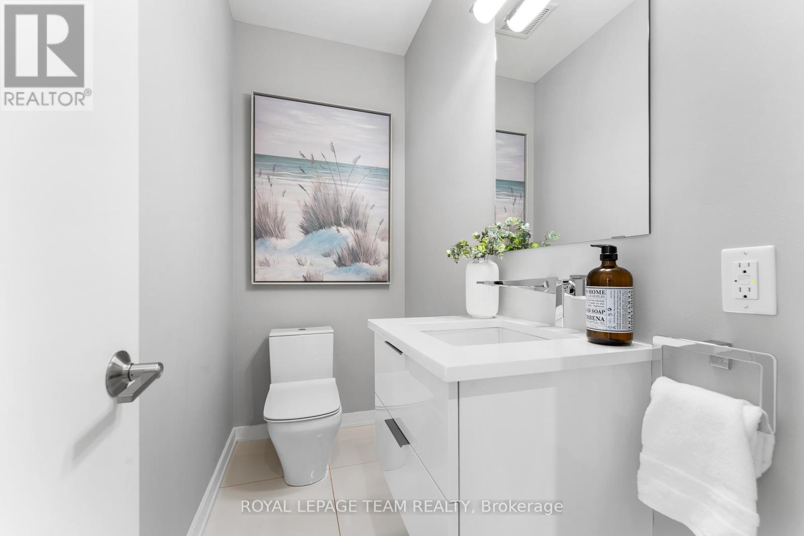 250 Sunnyridge Crescent, Ottawa, Ontario  K2M 0H3 - Photo 12 - X12324311