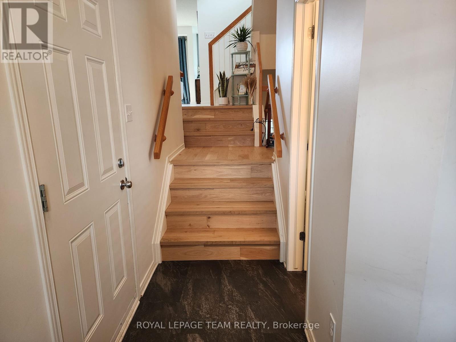 Property at 138 FREEPORT DRIVE image 4