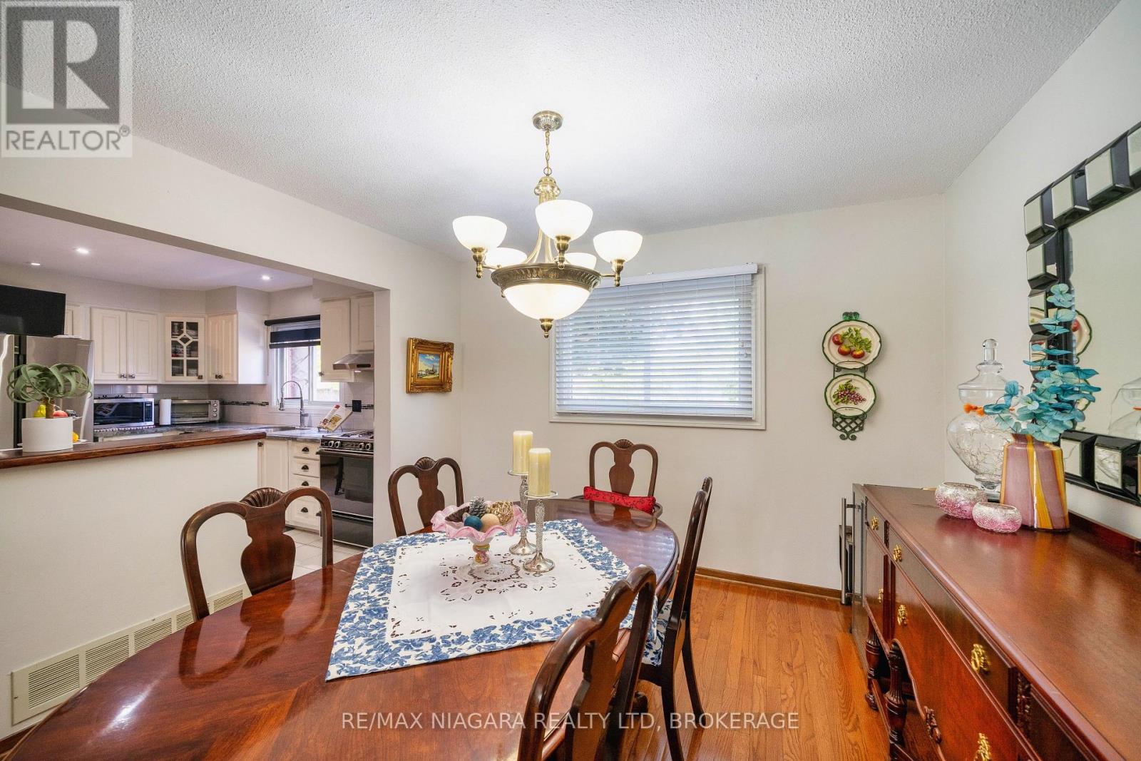621 Lake Street, St. Catharines, Ontario  L2N 6H4 - Photo 10 - X12324395