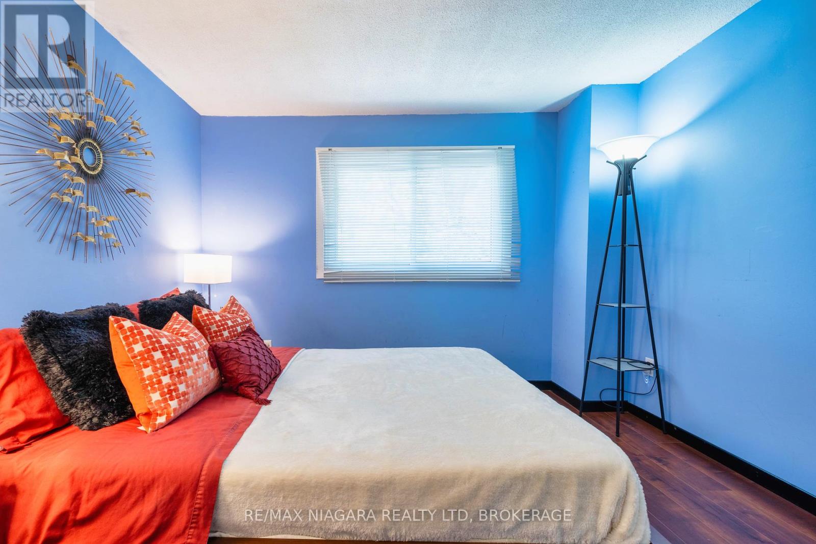 621 Lake Street, St. Catharines, Ontario  L2N 6H4 - Photo 25 - X12324395