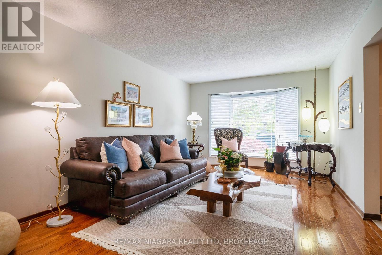 621 Lake Street, St. Catharines, Ontario  L2N 6H4 - Photo 8 - X12324395