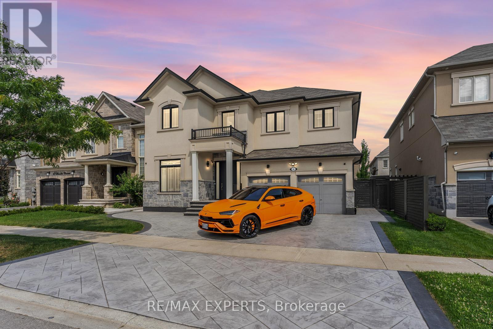 Property at 6 DUNROBIN CRESCENT image 1