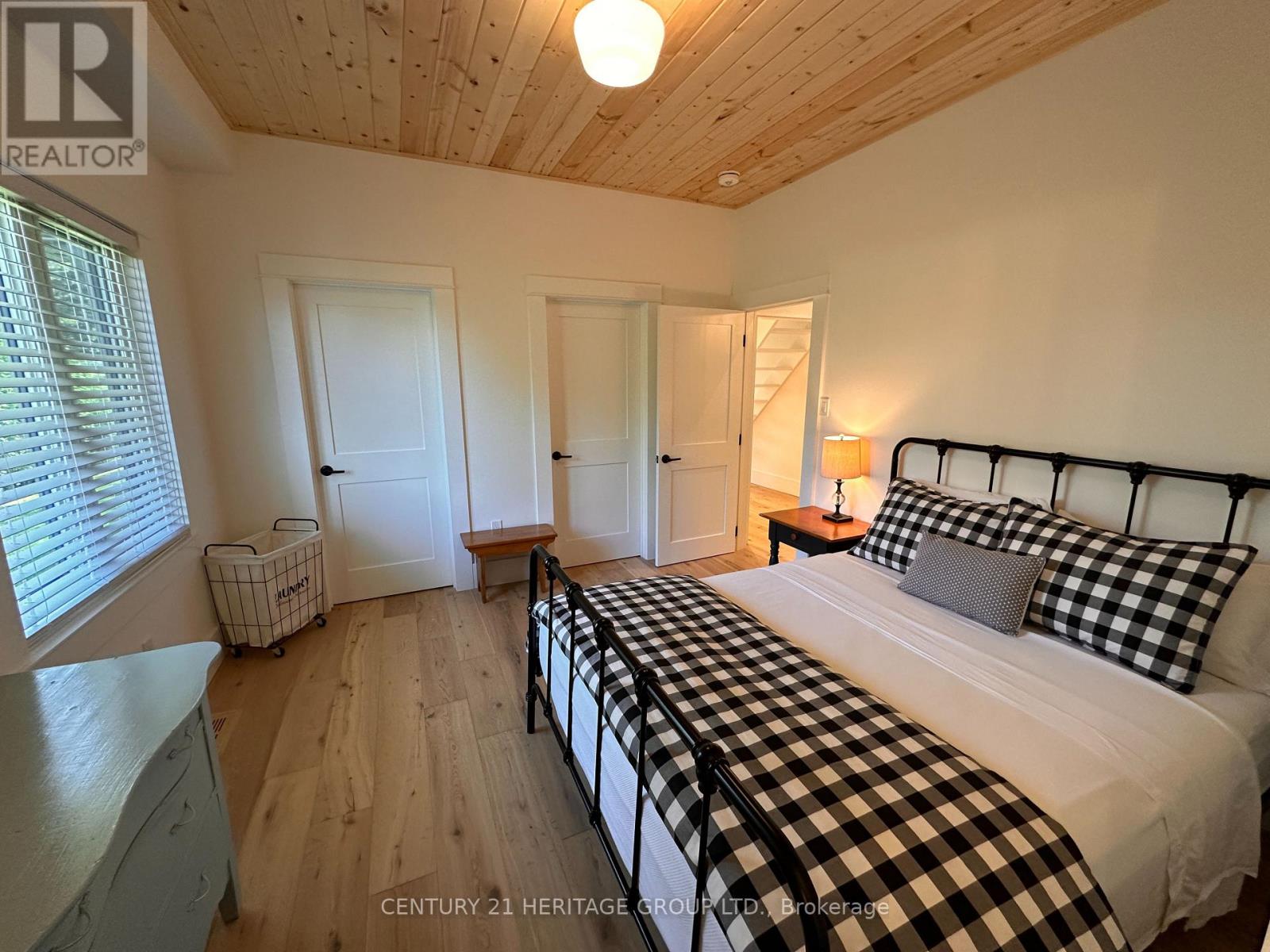 911 Lake Drive N, Georgina, Ontario  L4P 3E9 - Photo 27 - N12324233