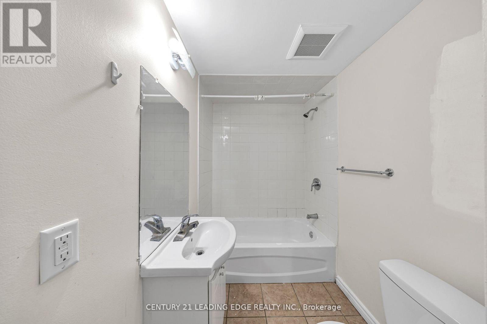 40 Ann Louise Crescent, Markham, Ontario  L3S 0A8 - Photo 34 - N12324256