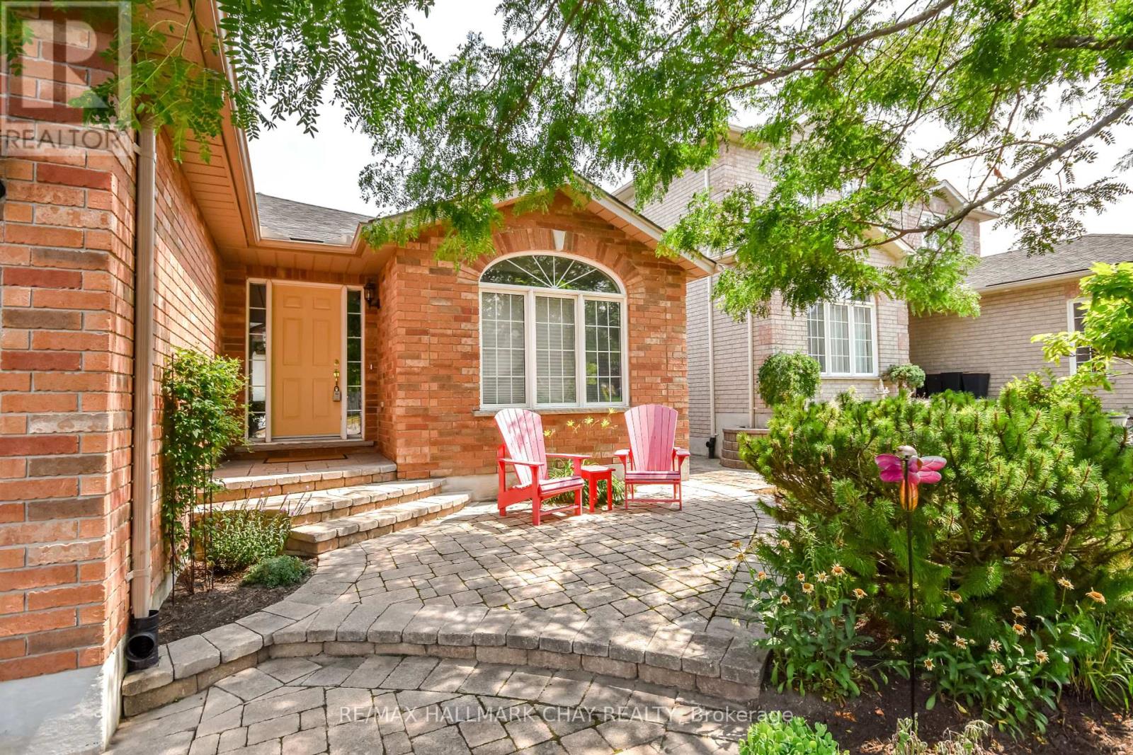 Property at 167 CROMPTON DRIVE image 2