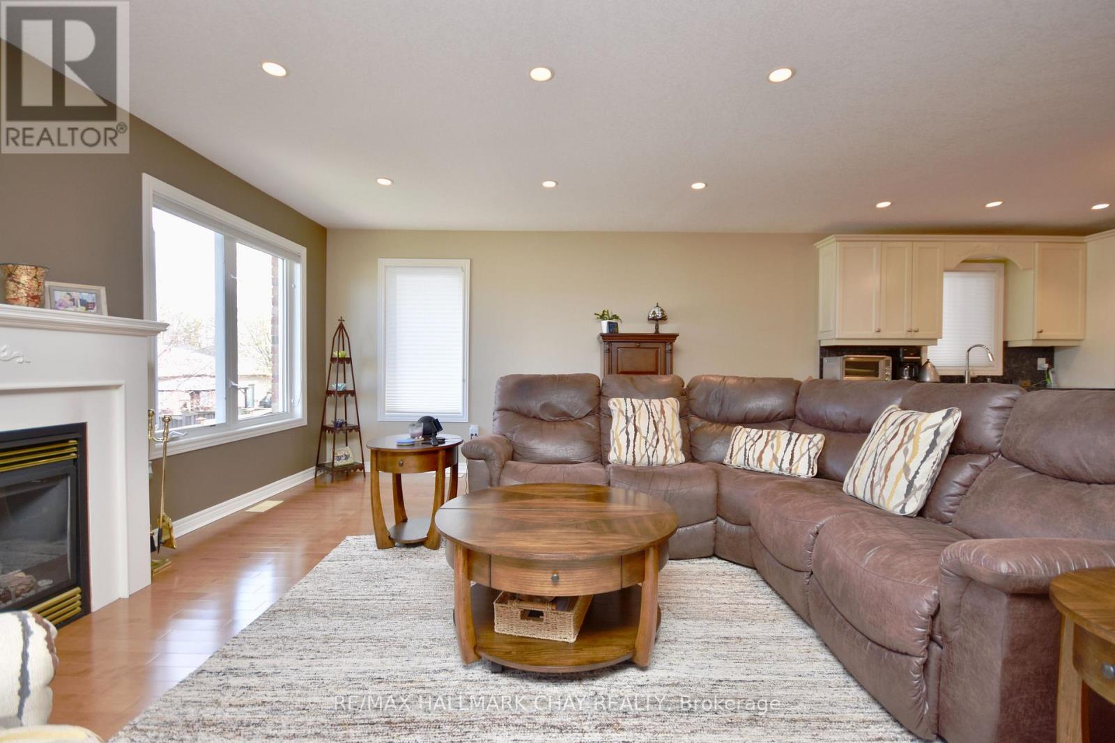 167 Crompton Drive, Barrie, Ontario  L4M 6P1 - Photo 7 - S12324167