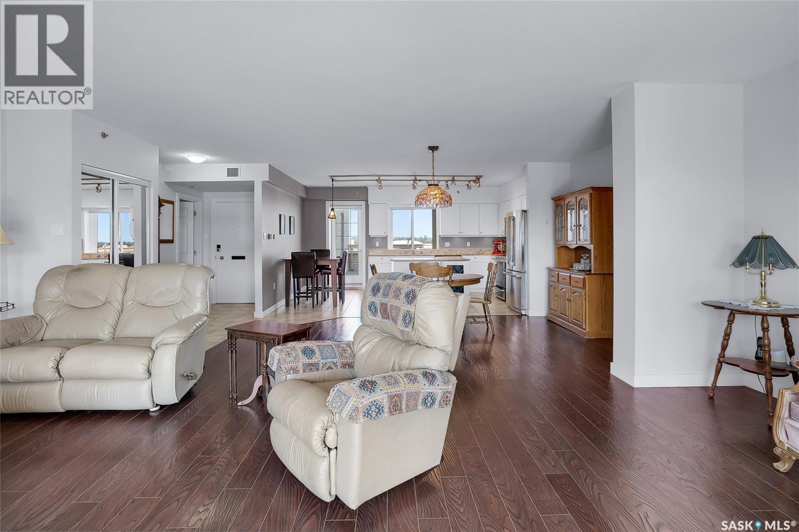 Penthouse B 537 4th Avenue N, Saskatoon, Saskatchewan  S7K 2M6 - Photo 12 - SK014056