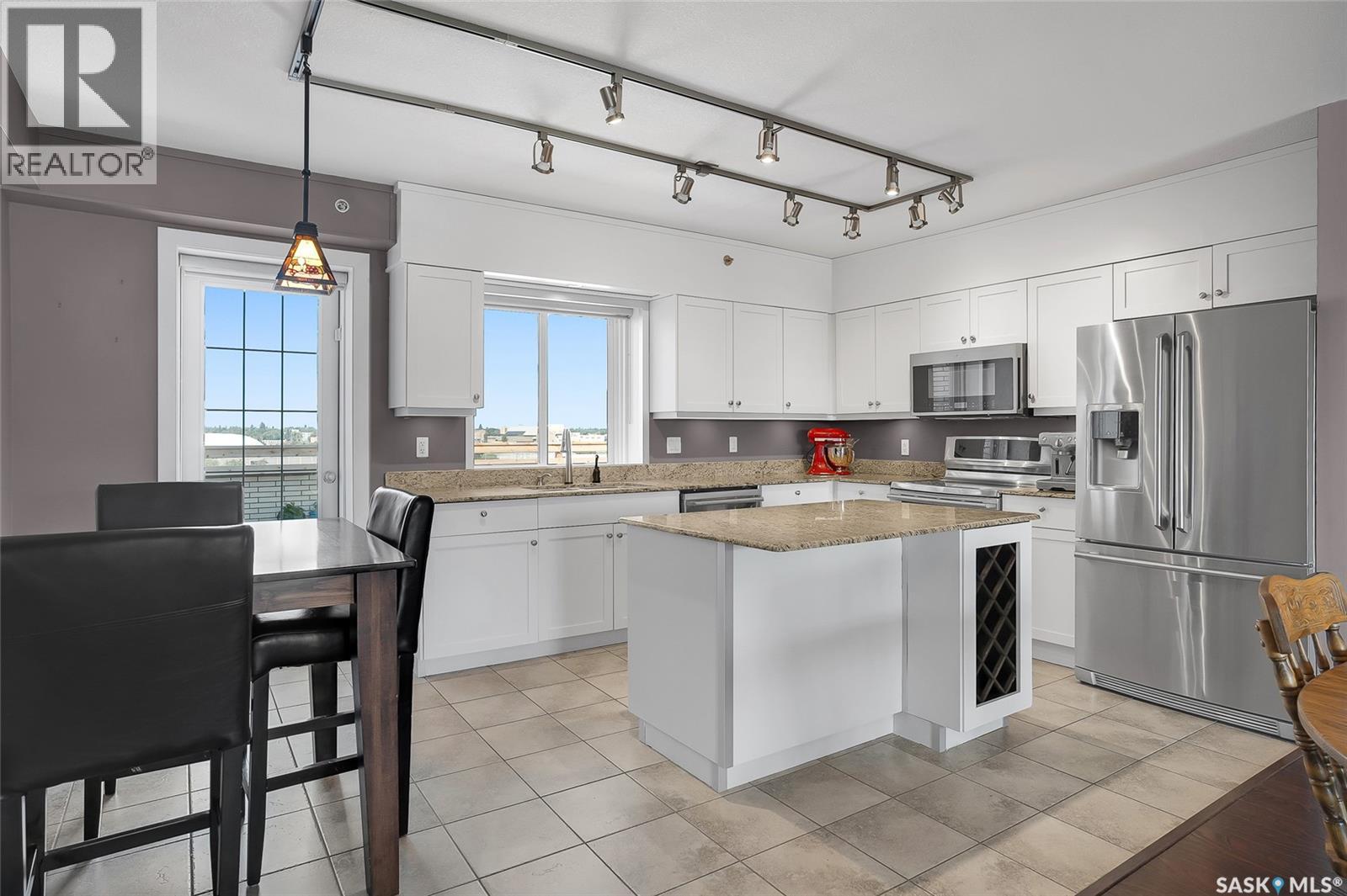 Penthouse B 537 4th Avenue N, Saskatoon, Saskatchewan  S7K 2M6 - Photo 14 - SK014056