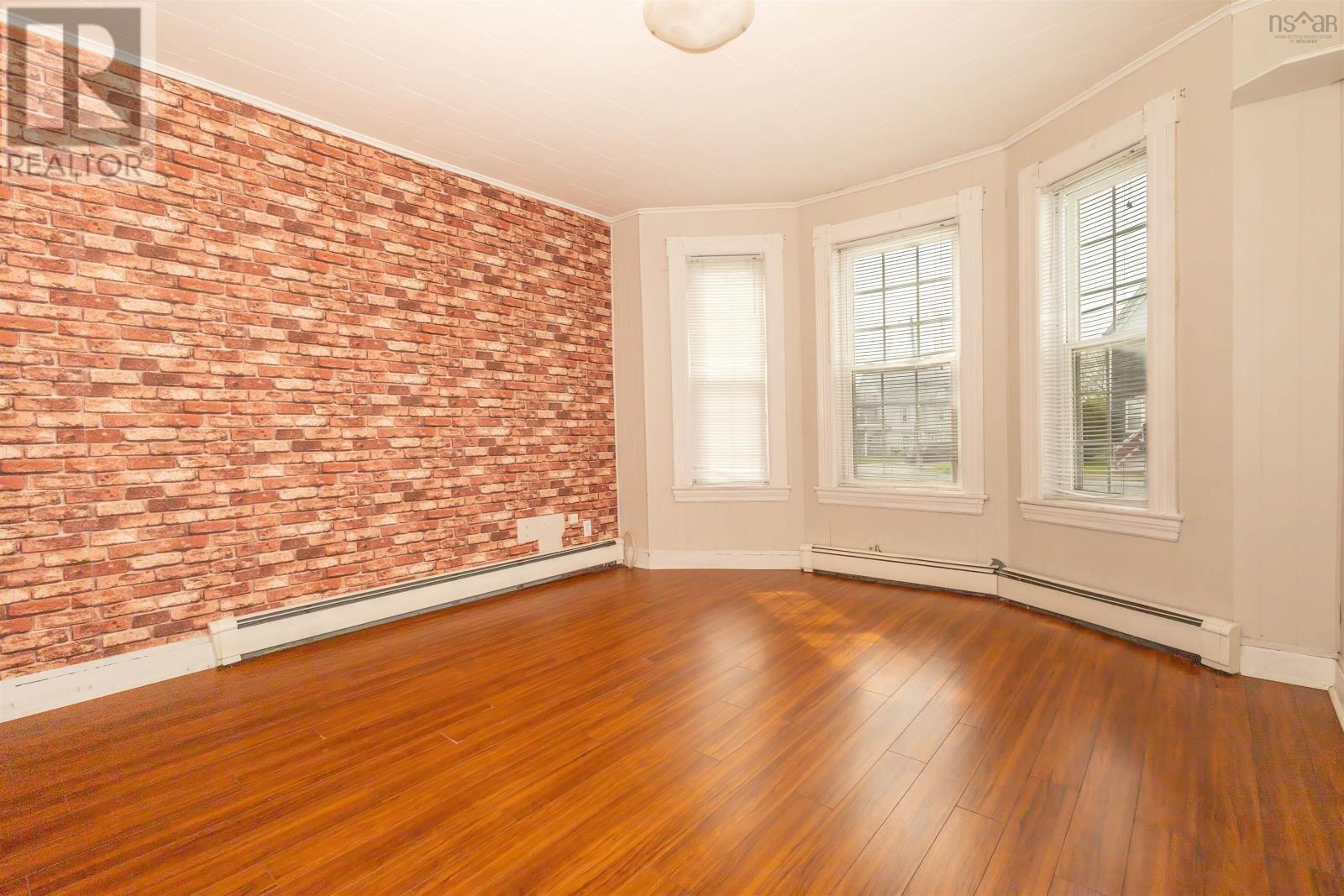 332 Townsend Street, Sydney, Nova Scotia  B1P 5G2 - Photo 9 - 202512953