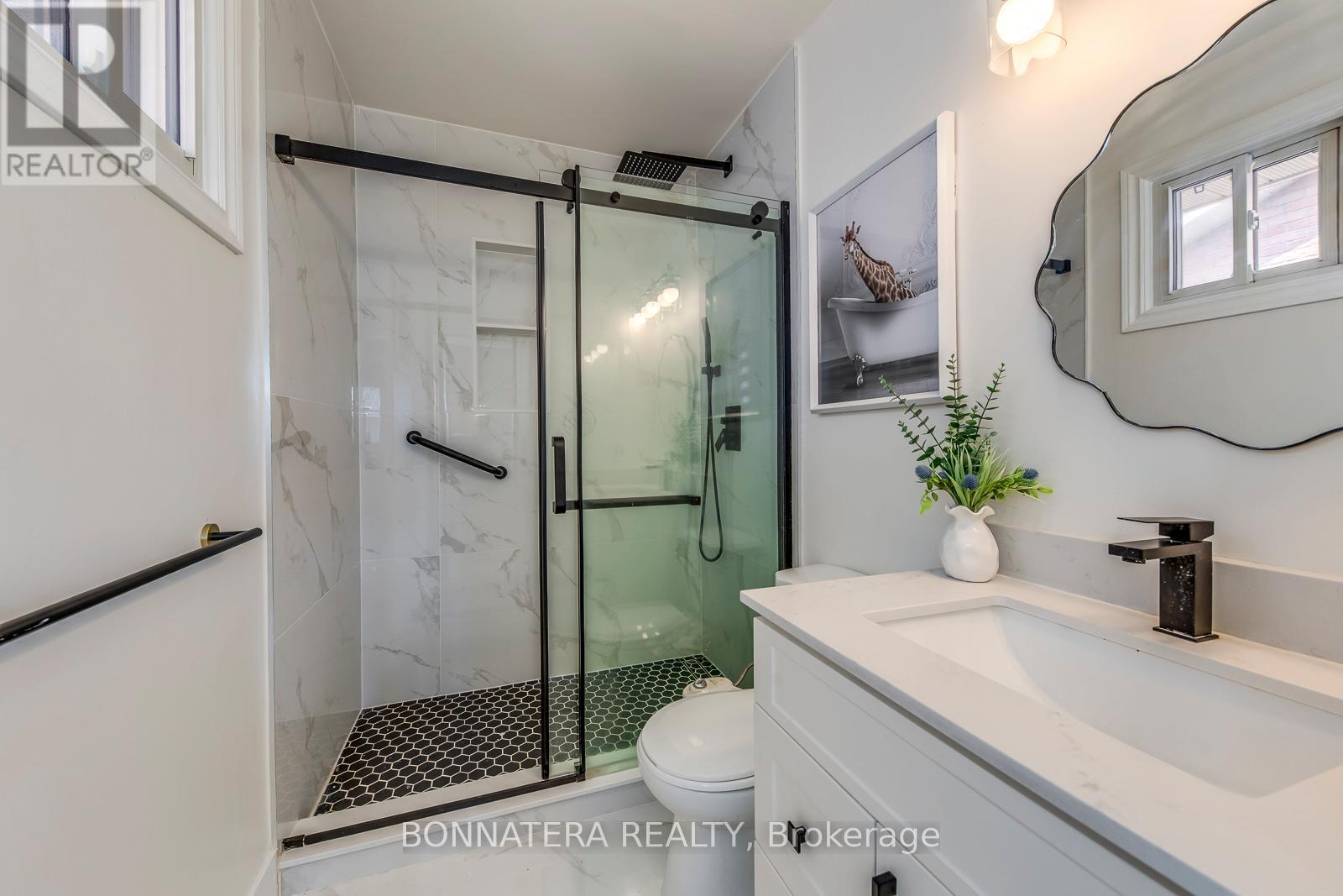 475 Underwood Crescent, Oakville, Ontario  L6L 5P1 - Photo 16 - W12324103