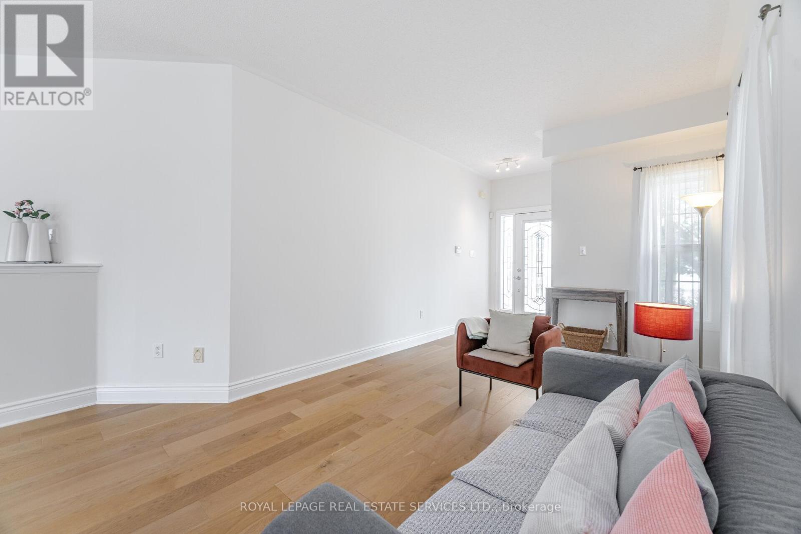 3896 Bloomington Crescent, Mississauga, Ontario  L5M 7H4 - Photo 11 - W12324162