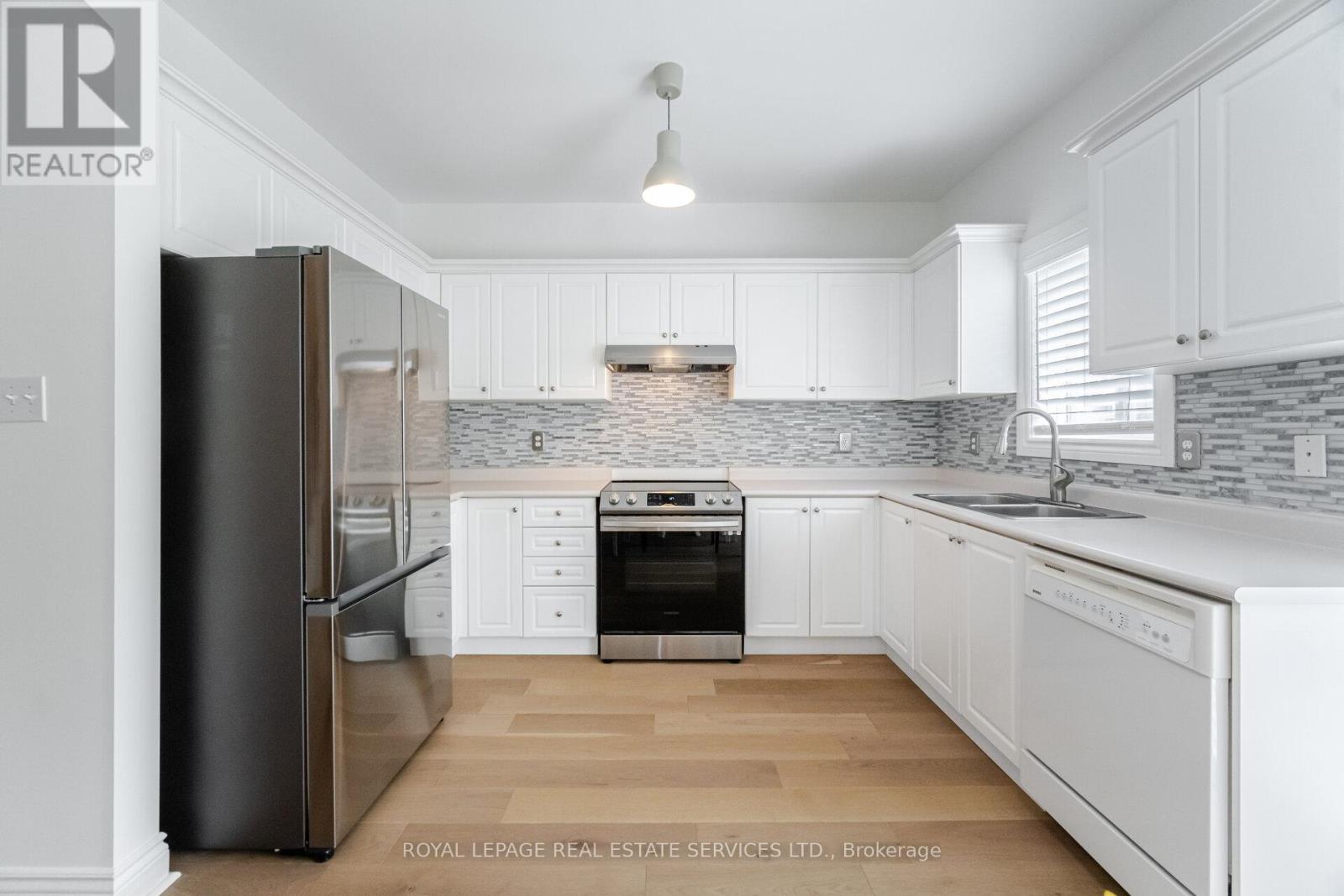 3896 Bloomington Crescent, Mississauga, Ontario  L5M 7H4 - Photo 17 - W12324162