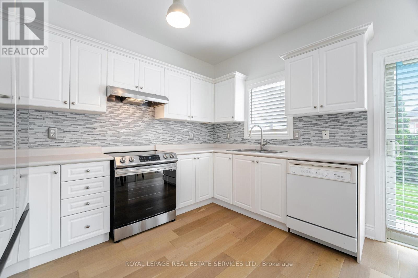 3896 Bloomington Crescent, Mississauga, Ontario  L5M 7H4 - Photo 18 - W12324162