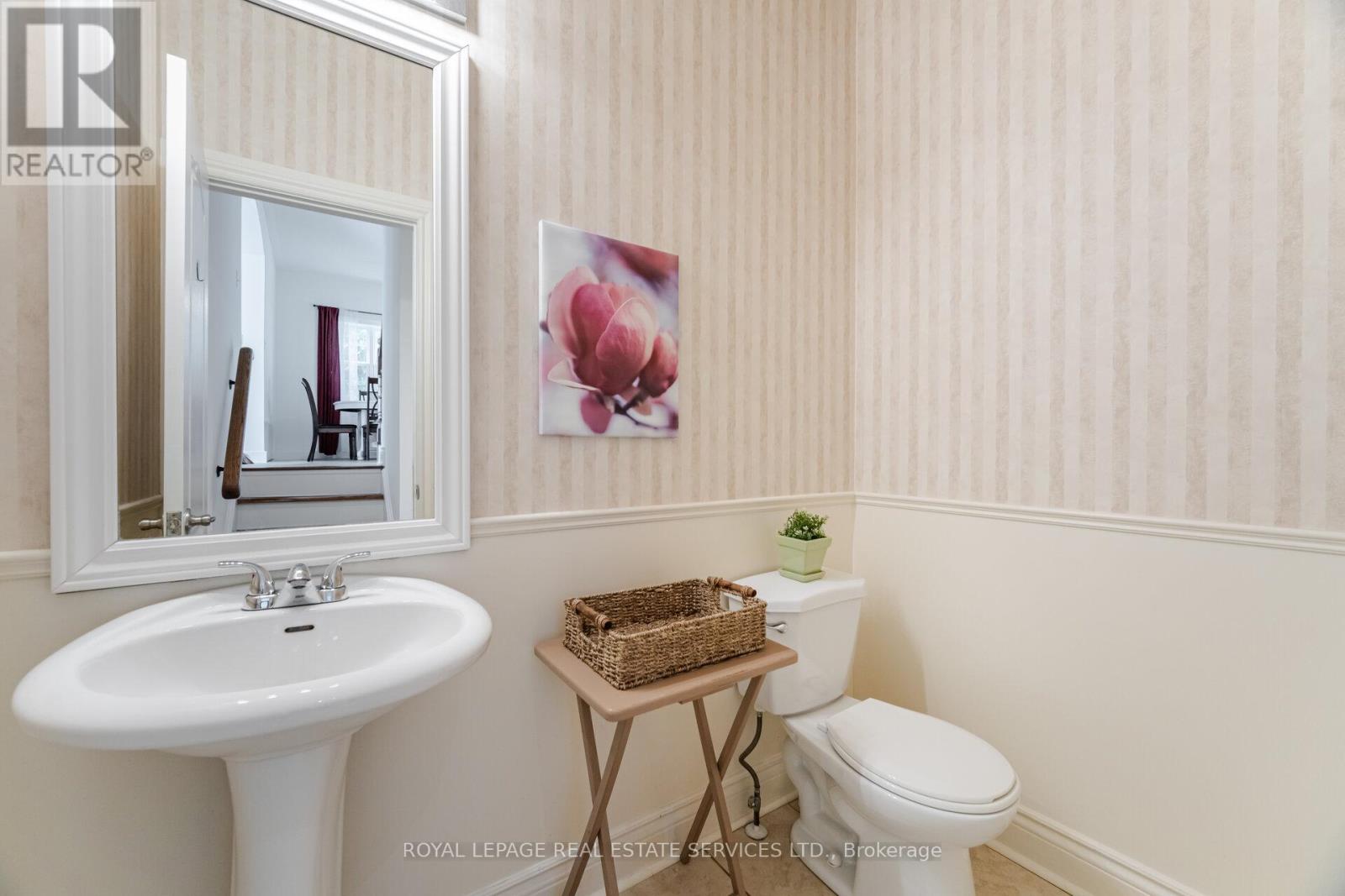 3896 Bloomington Crescent, Mississauga, Ontario  L5M 7H4 - Photo 23 - W12324162