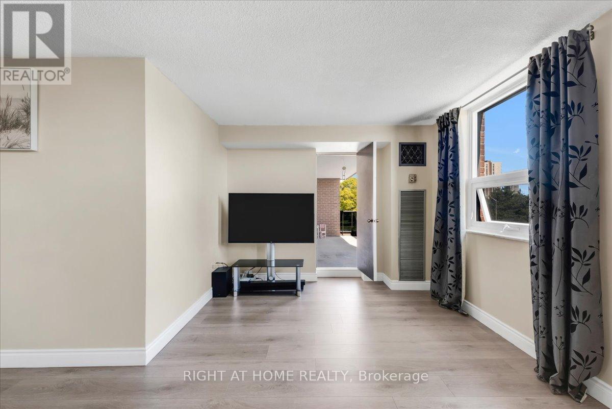 412 - 4 Lisa Street, Brampton, Ontario  L6T 4B6 - Photo 11 - W12324202